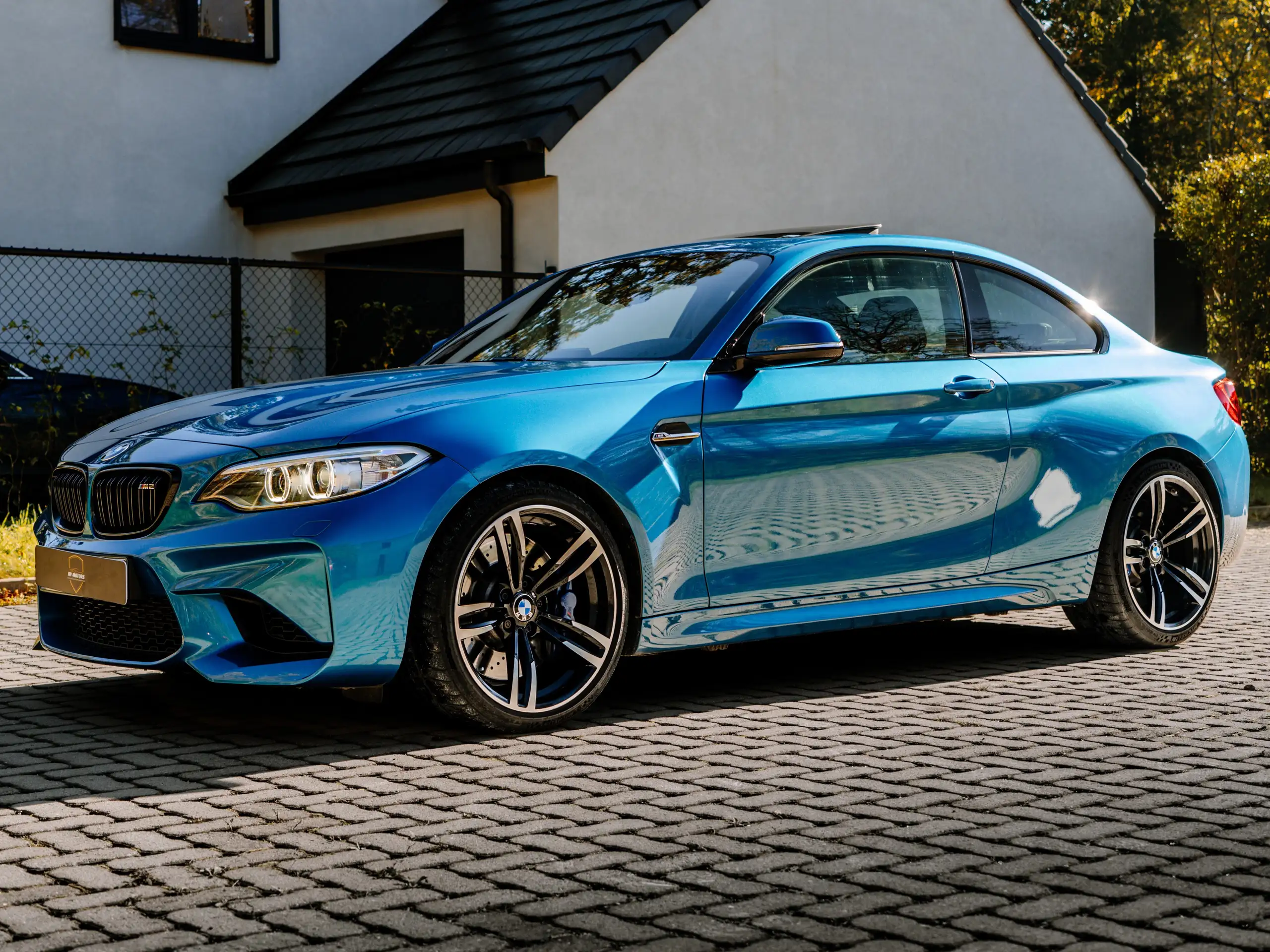 BMW - M2