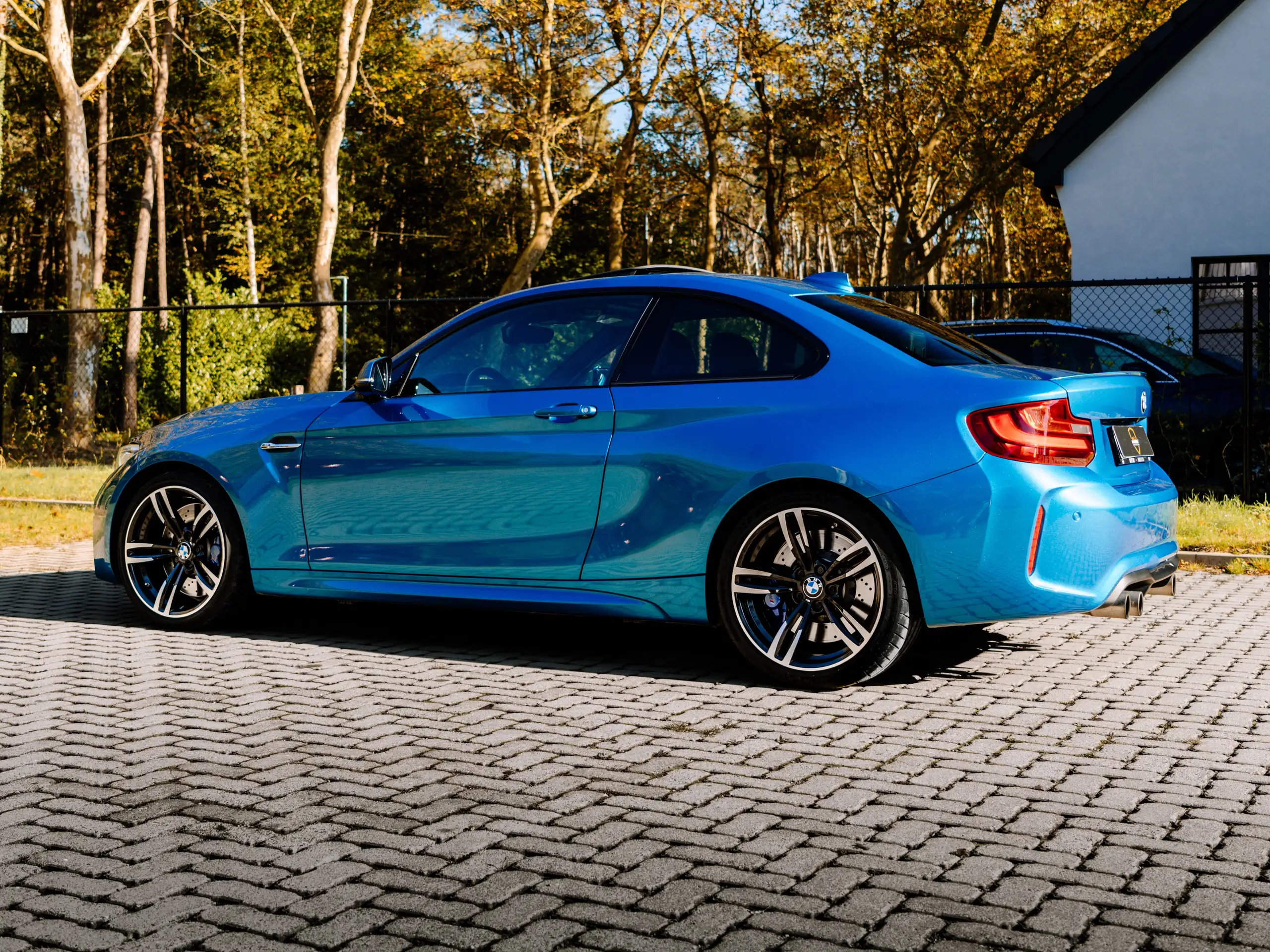 BMW - M2