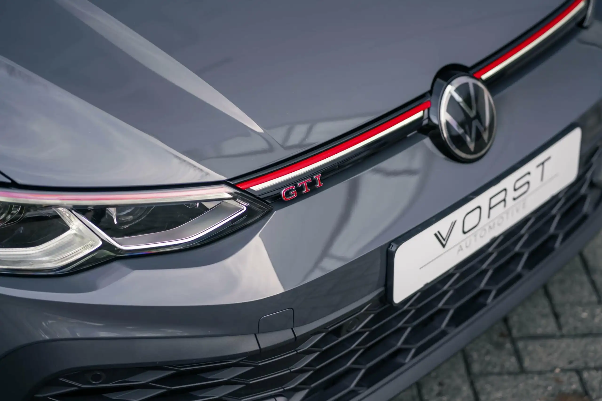 Volkswagen - Golf GTI