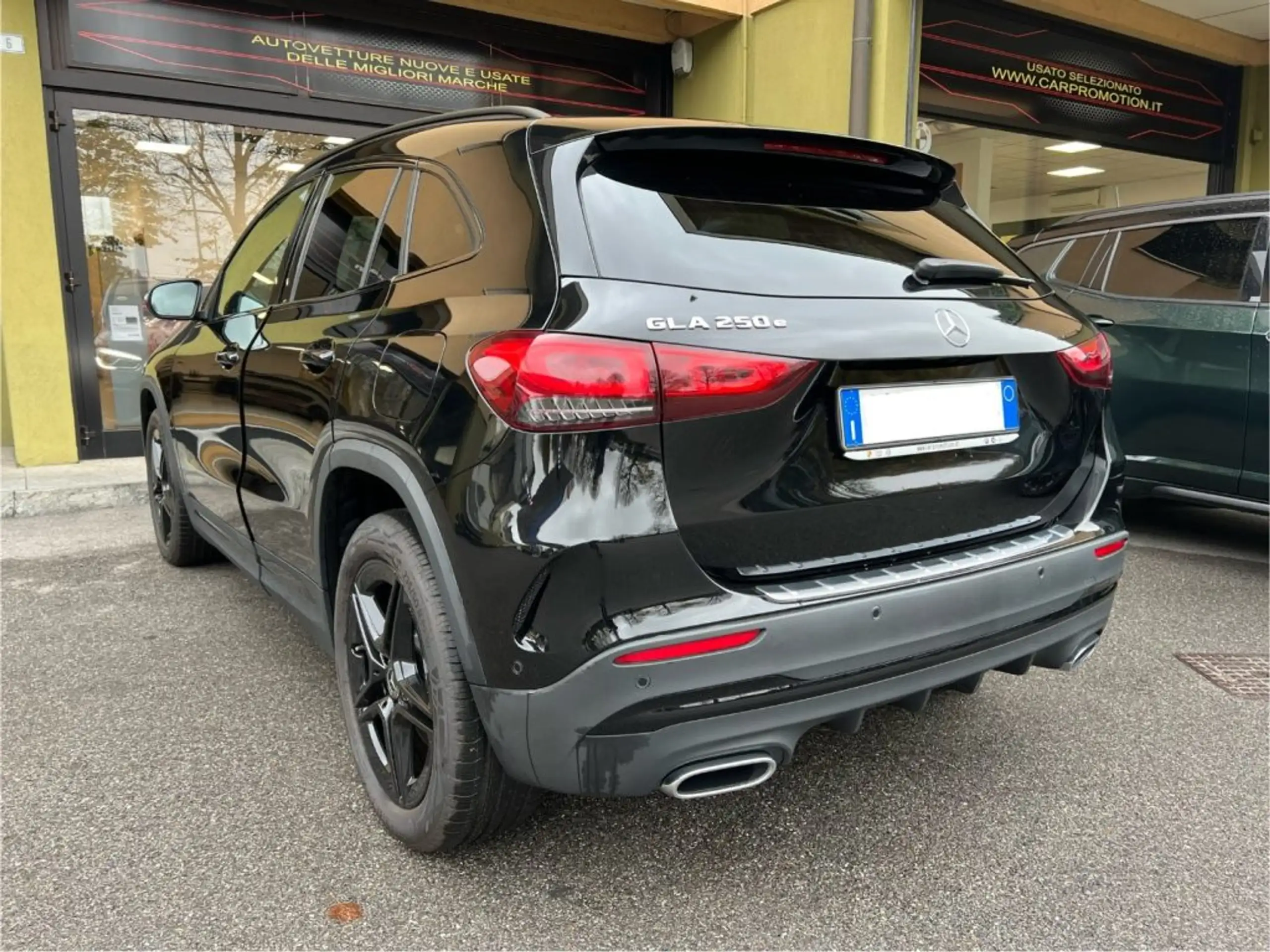 Mercedes-Benz - GLA 250