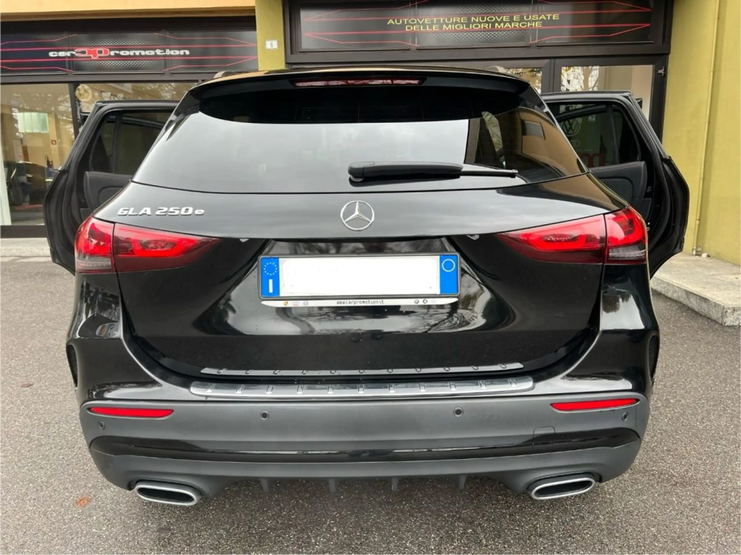 Mercedes-Benz - GLA 250