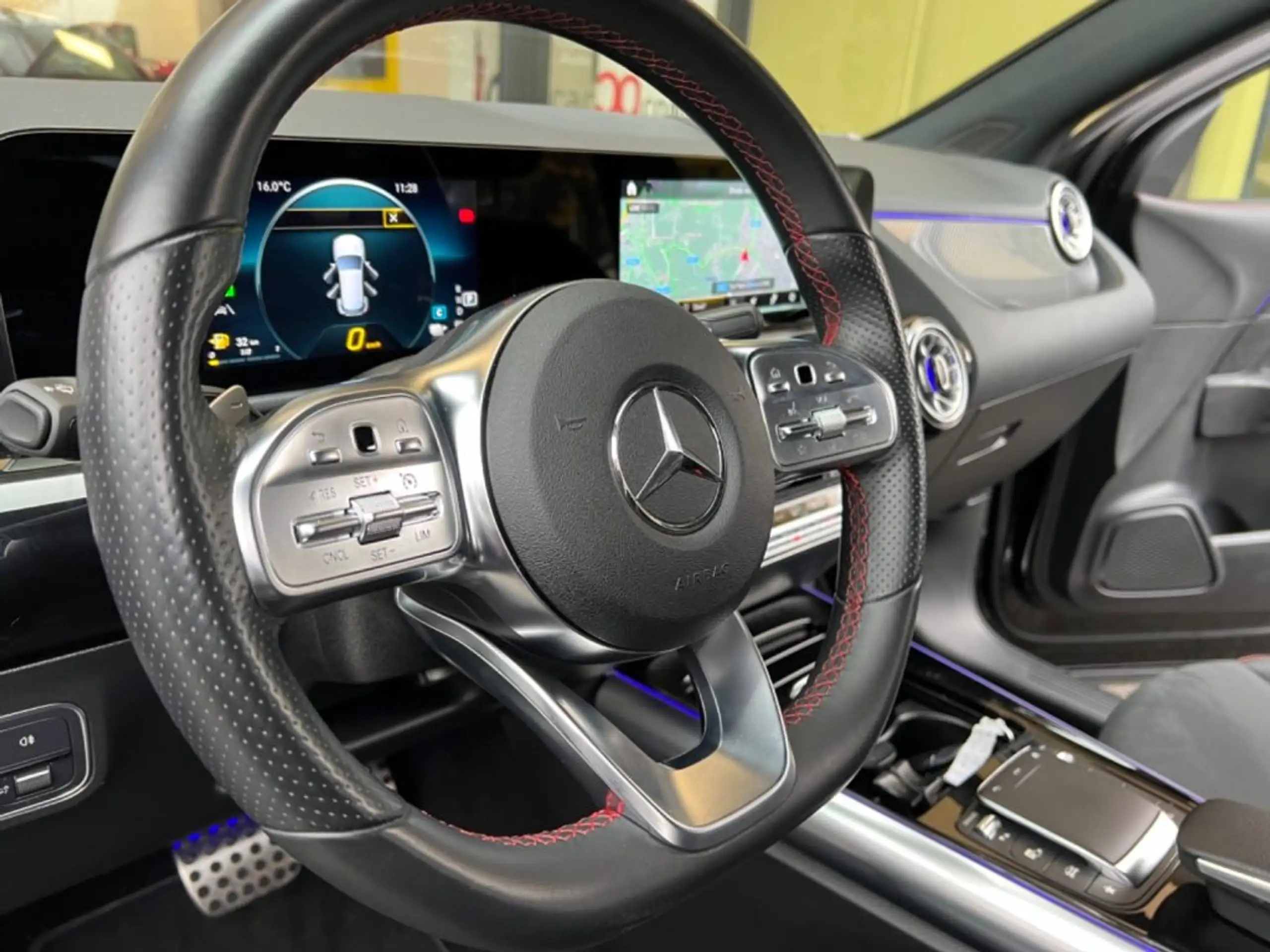 Mercedes-Benz - GLA 250