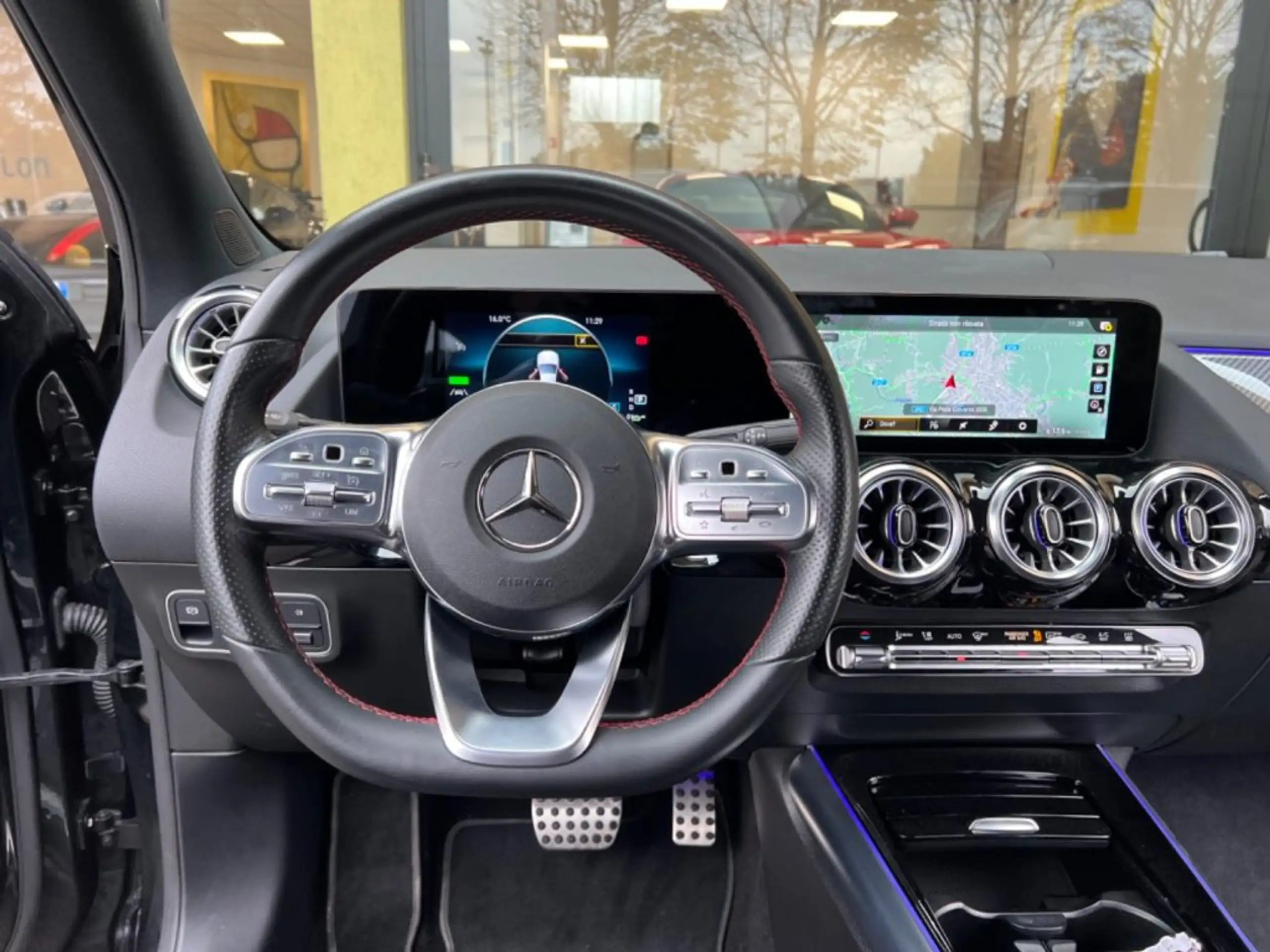 Mercedes-Benz - GLA 250