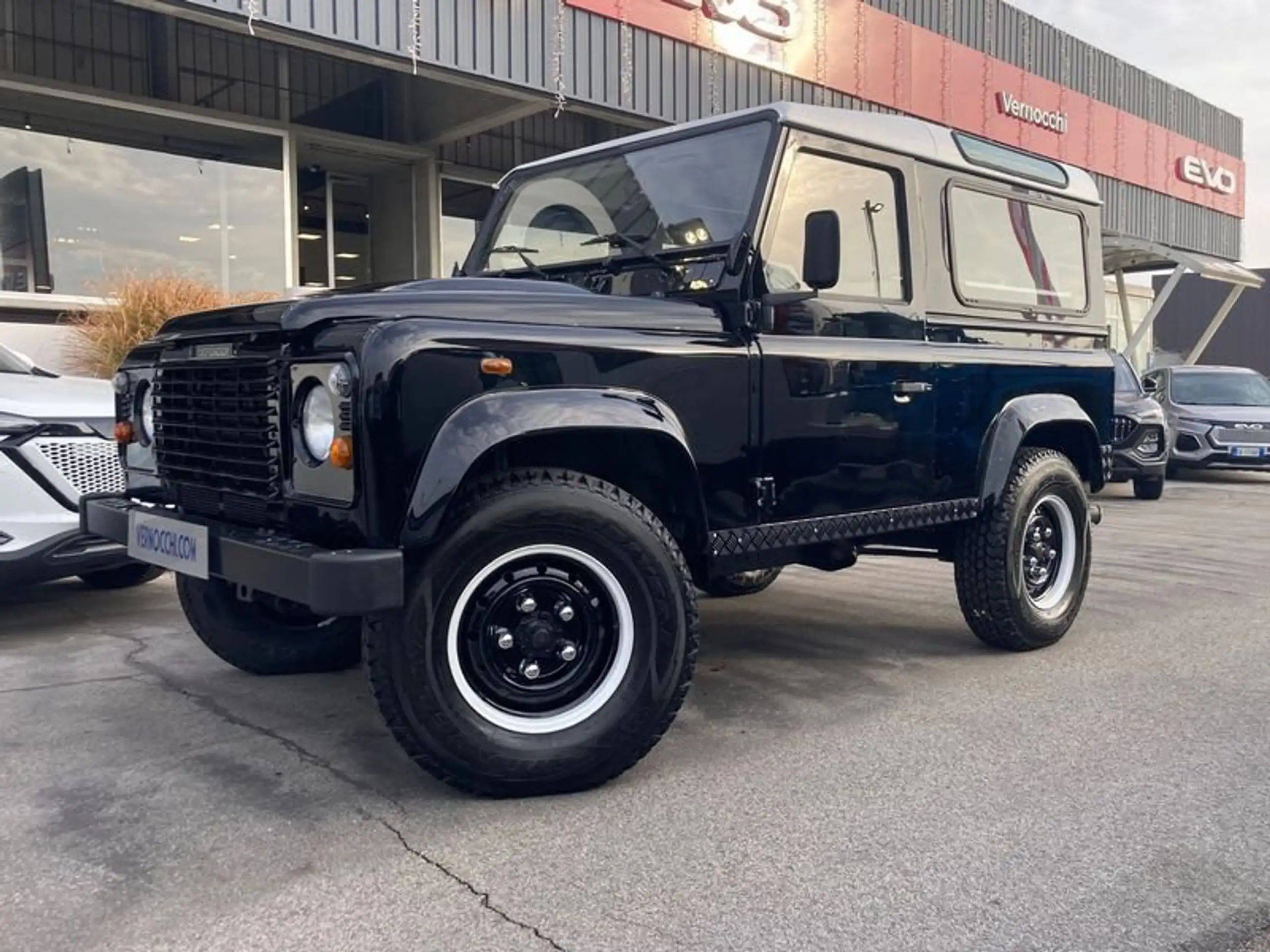 Land Rover - Defender