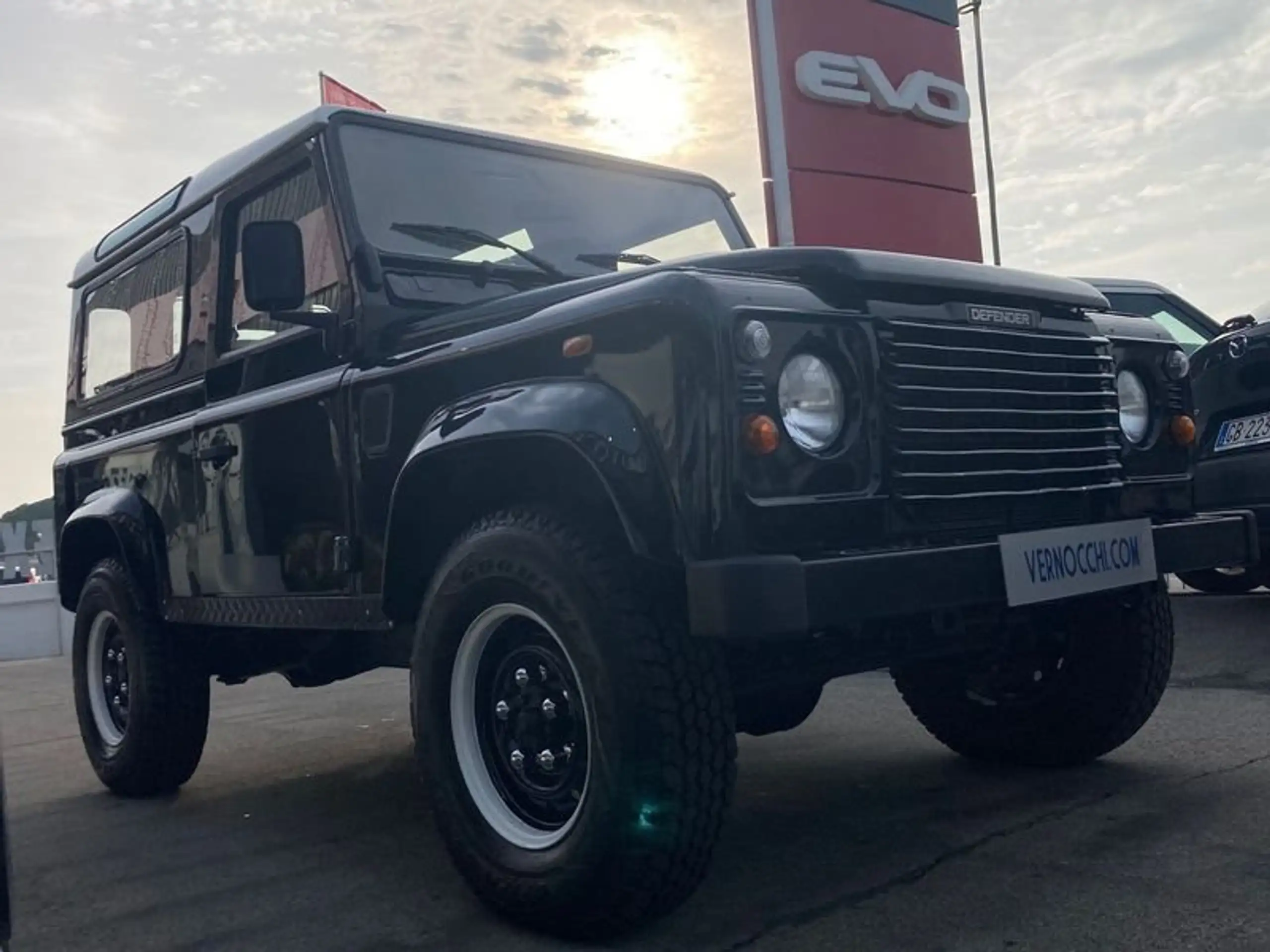 Land Rover - Defender