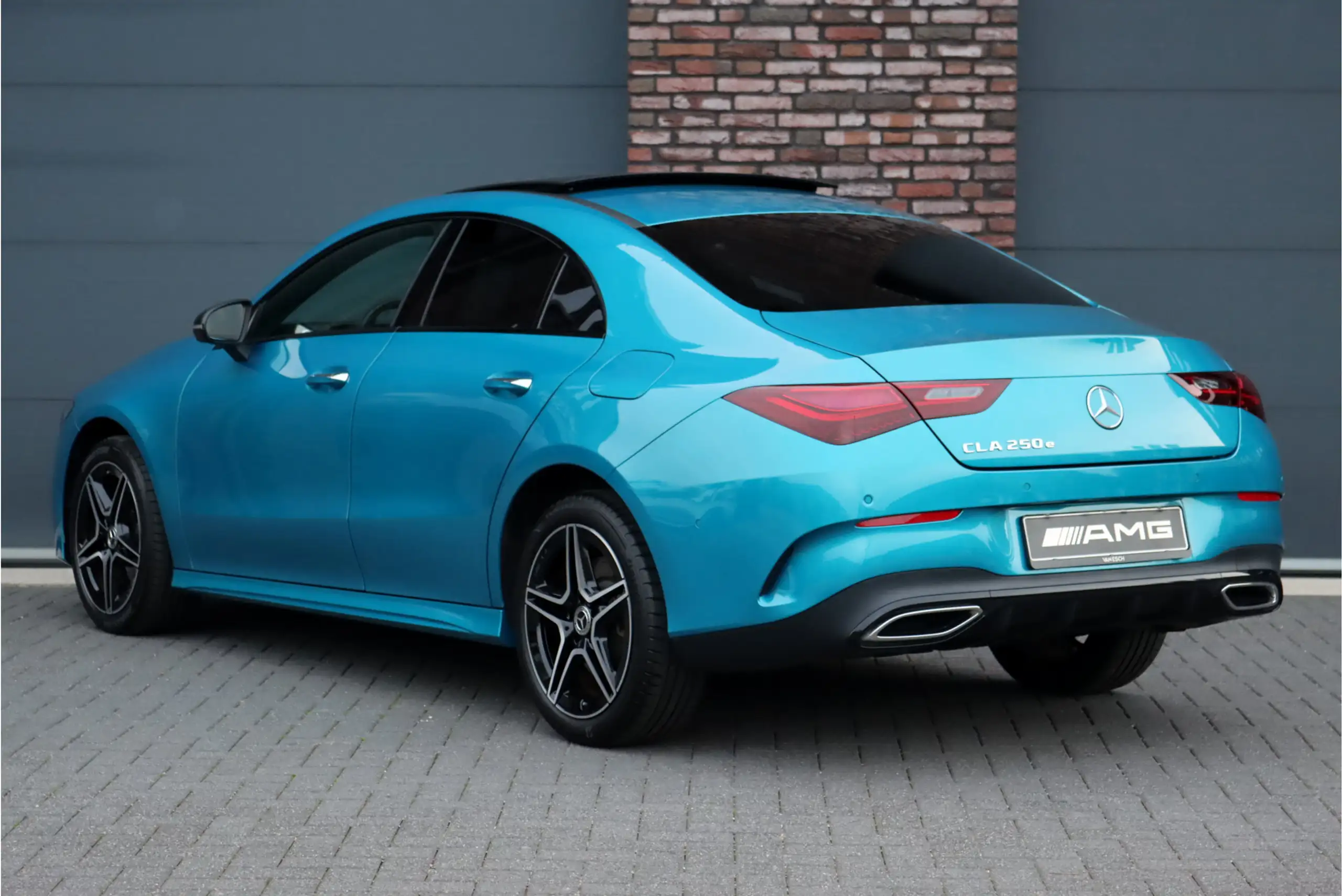 Mercedes-Benz - CLA 250