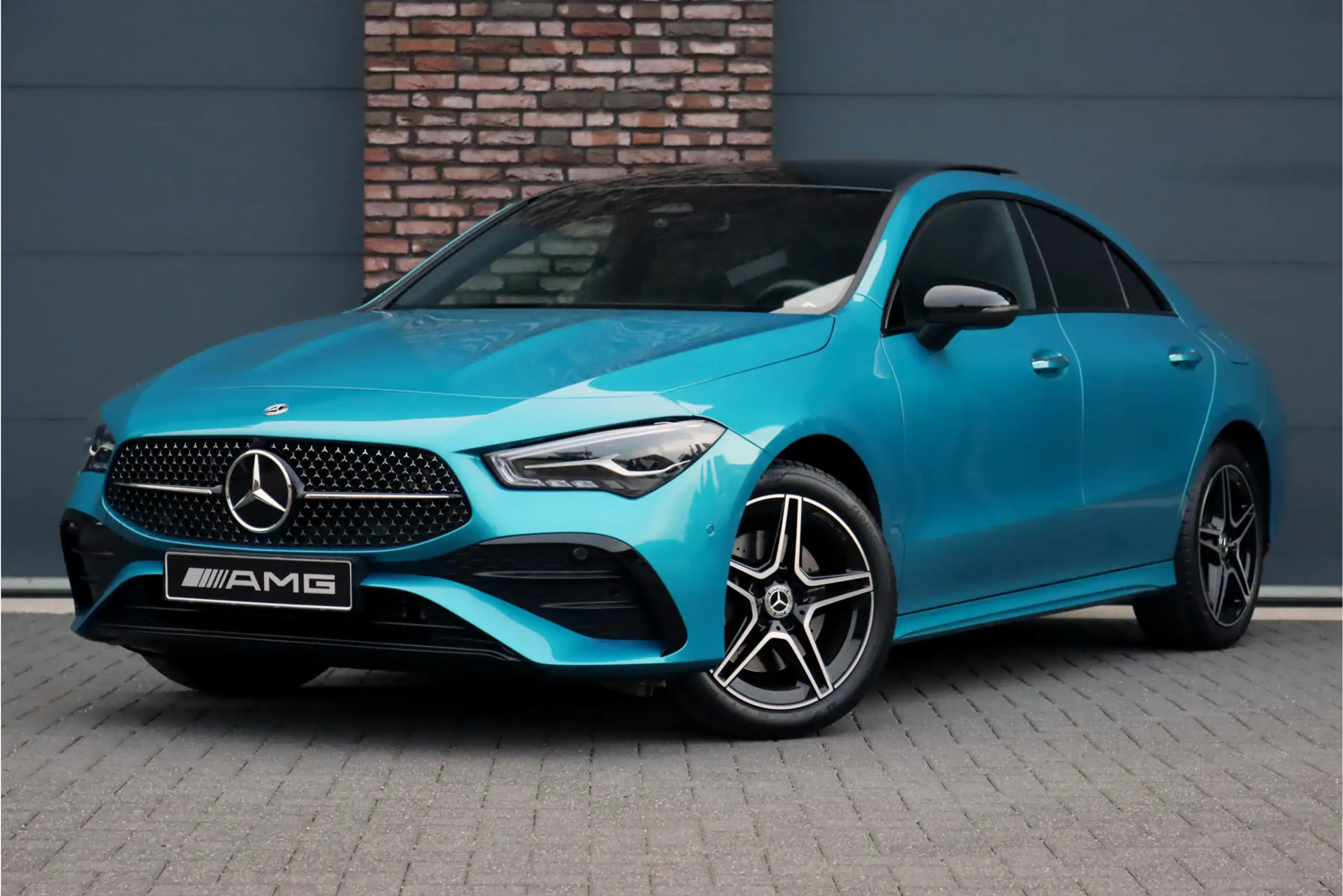 Mercedes-Benz - CLA 250