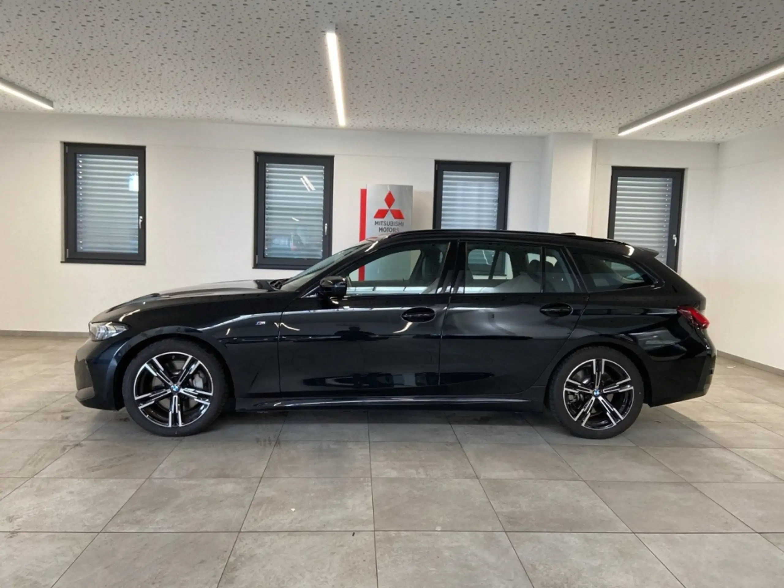 BMW - 330