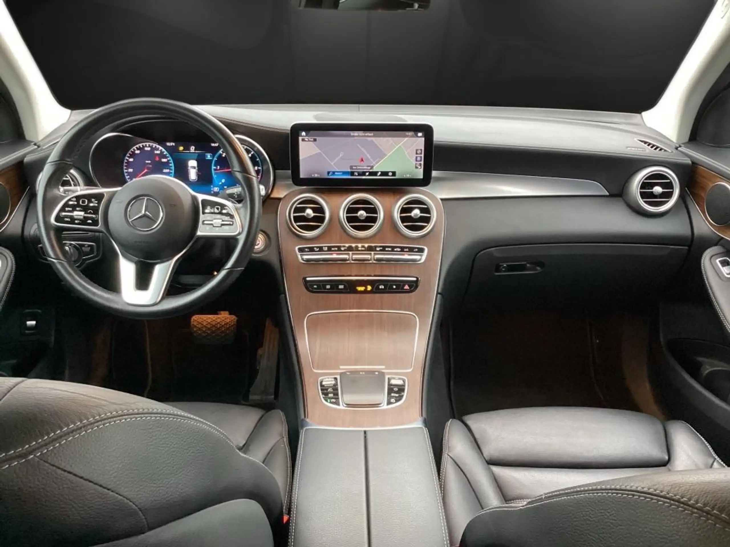 Mercedes-Benz - GLC 300