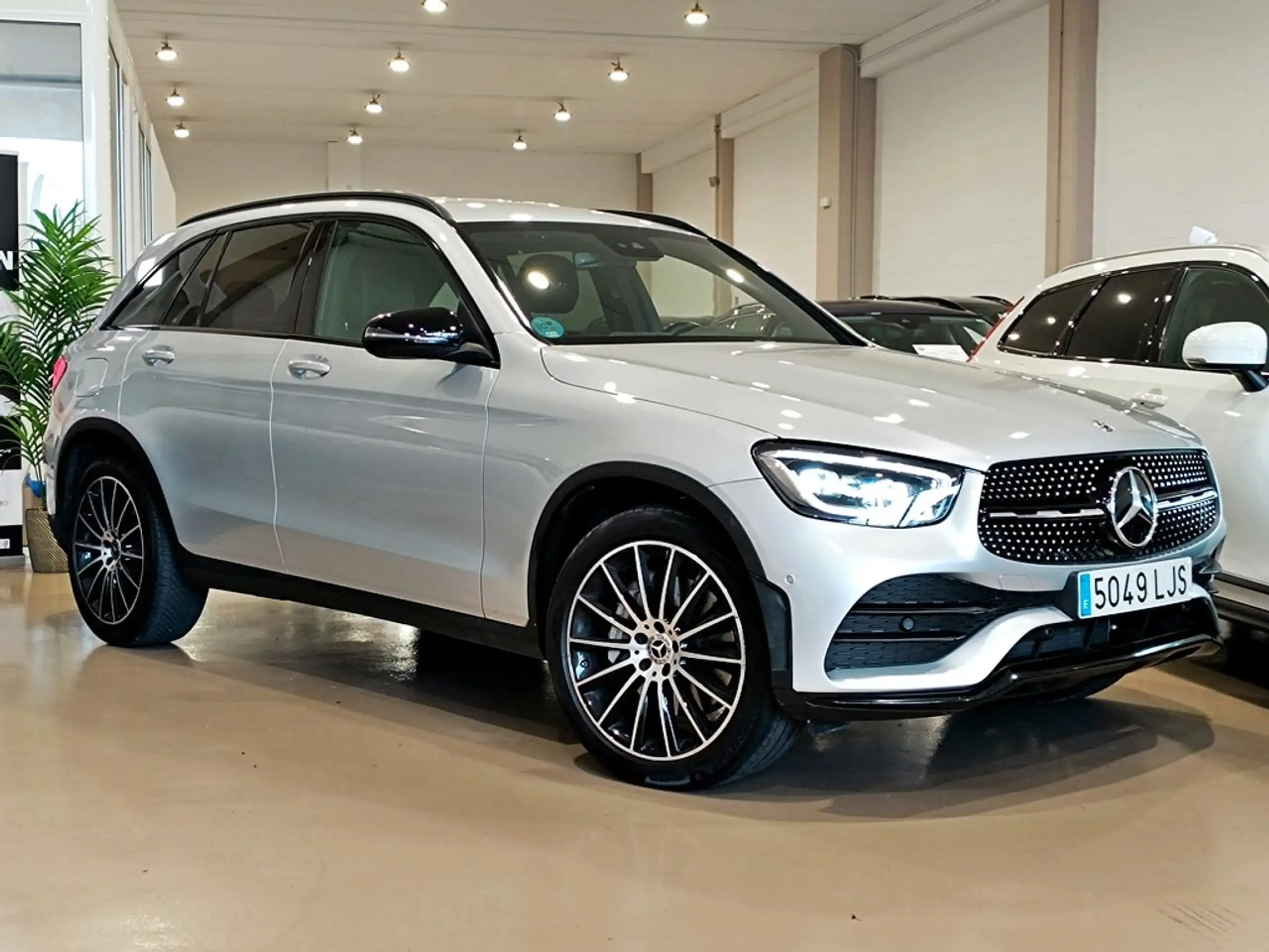 Mercedes-Benz - GLC 220