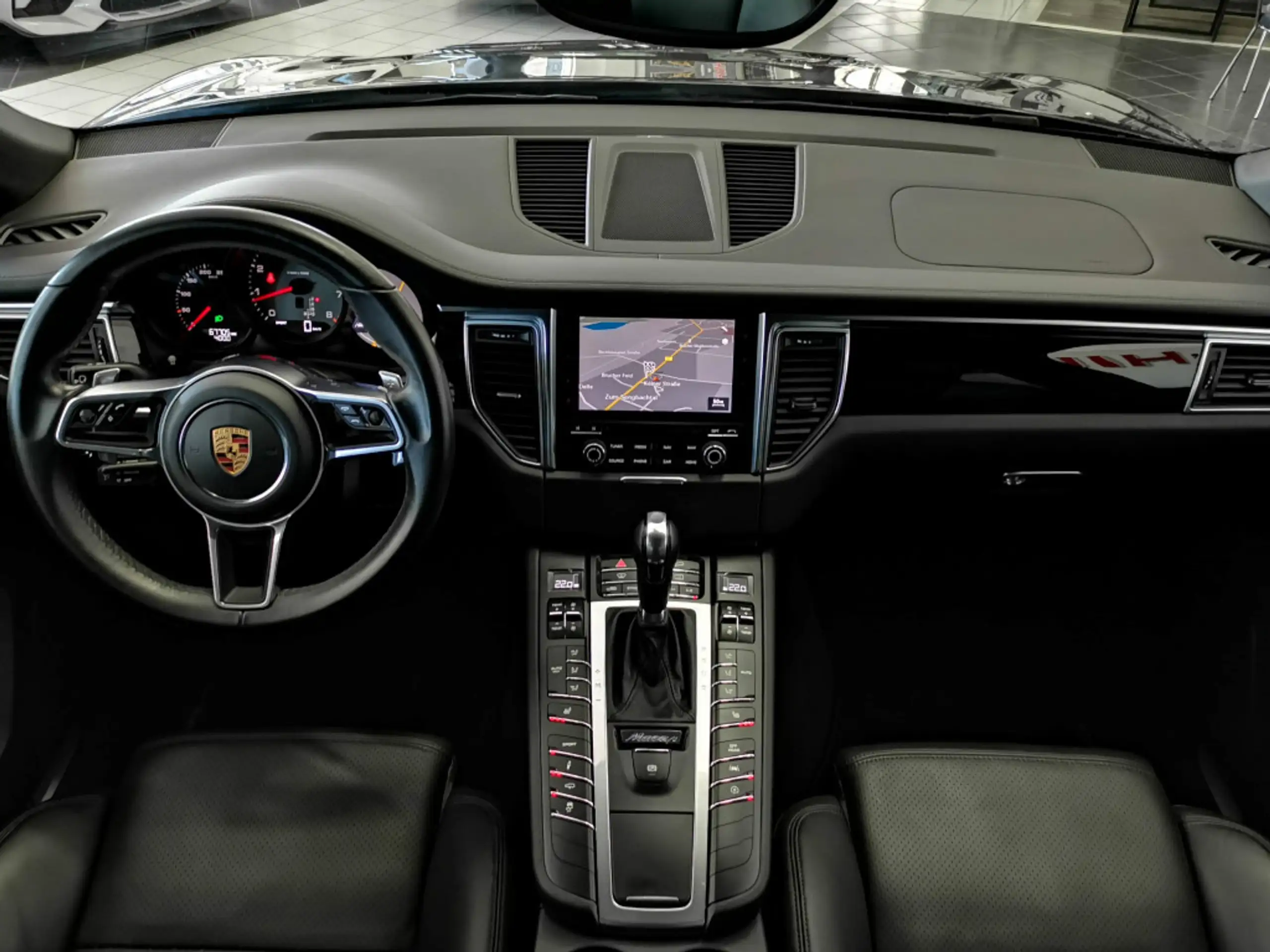 Porsche - Macan