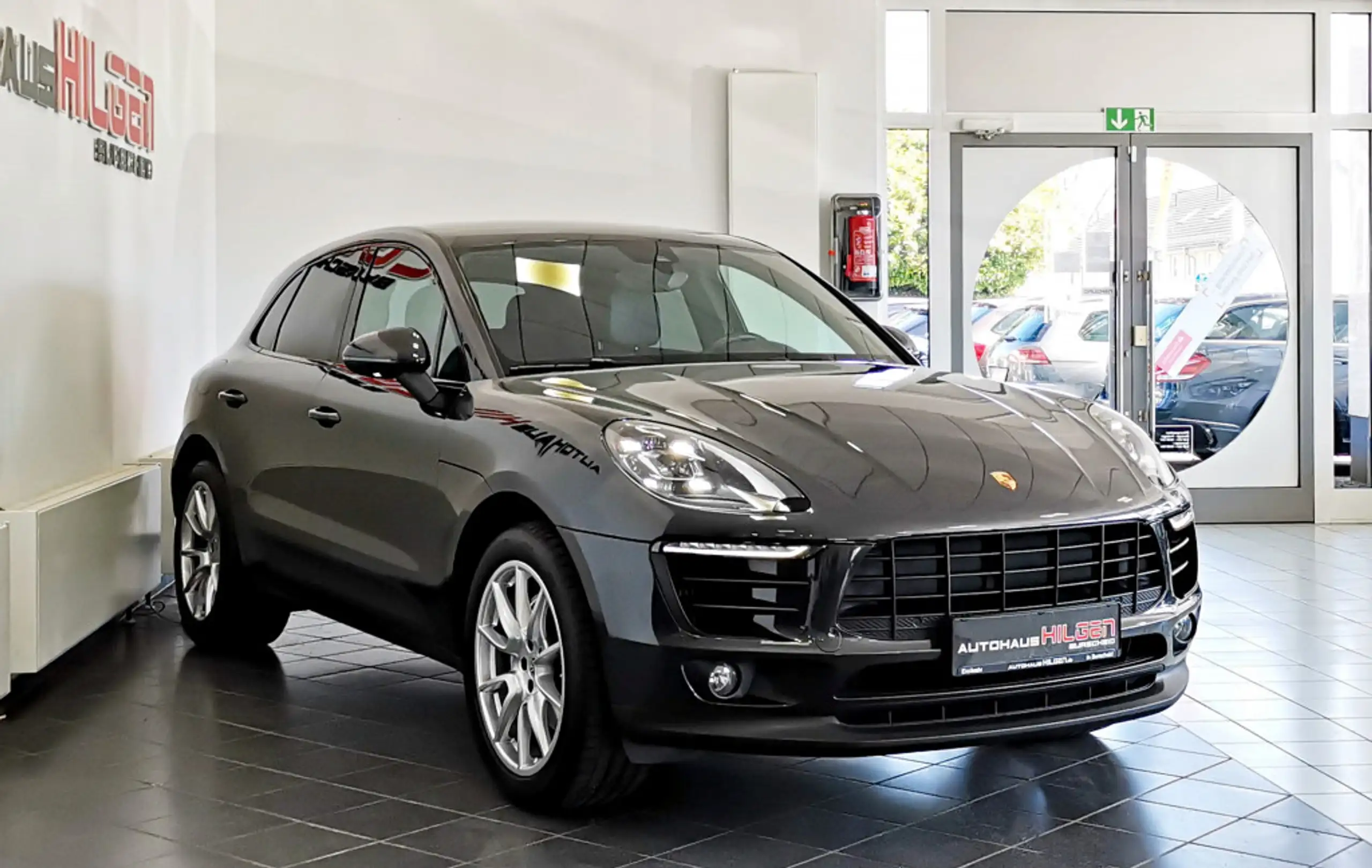 Porsche - Macan