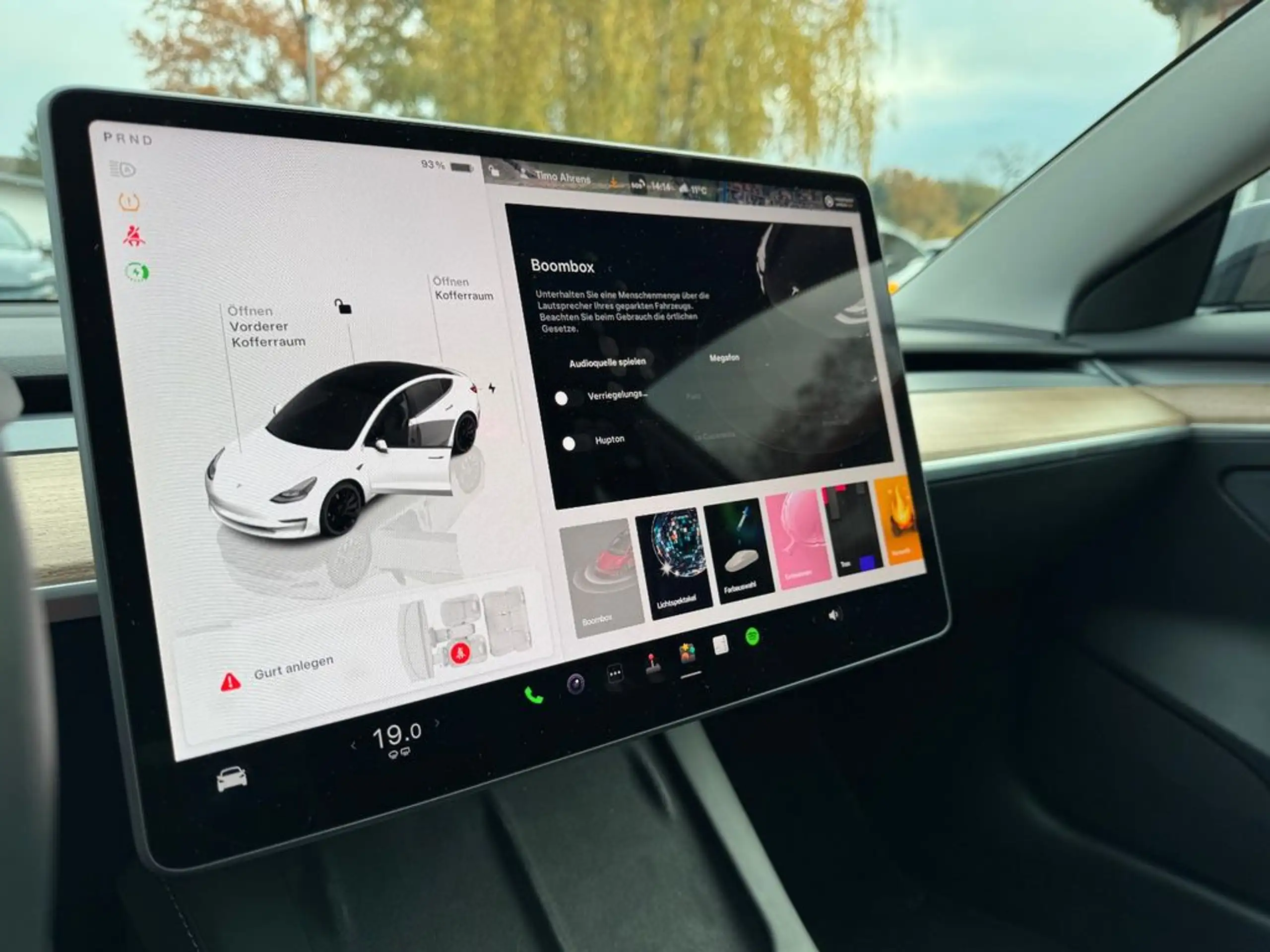 Tesla - Model 3