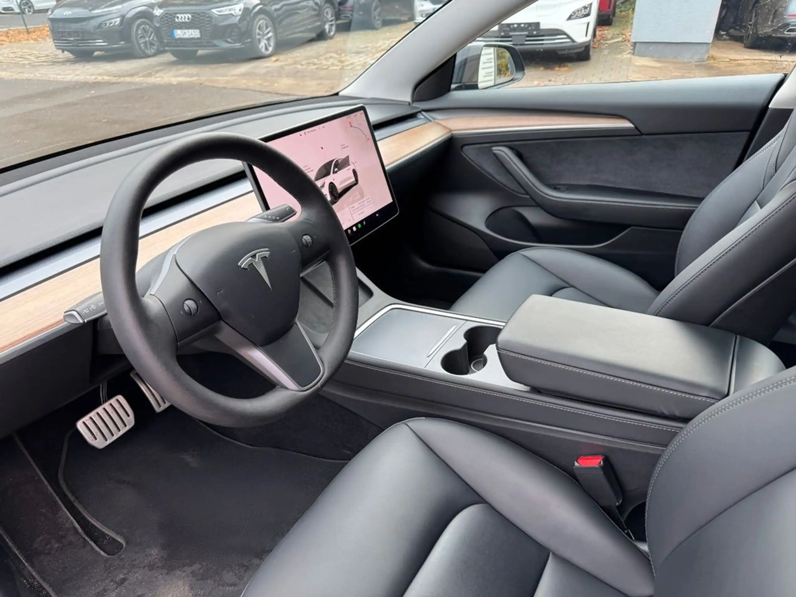 Tesla - Model 3