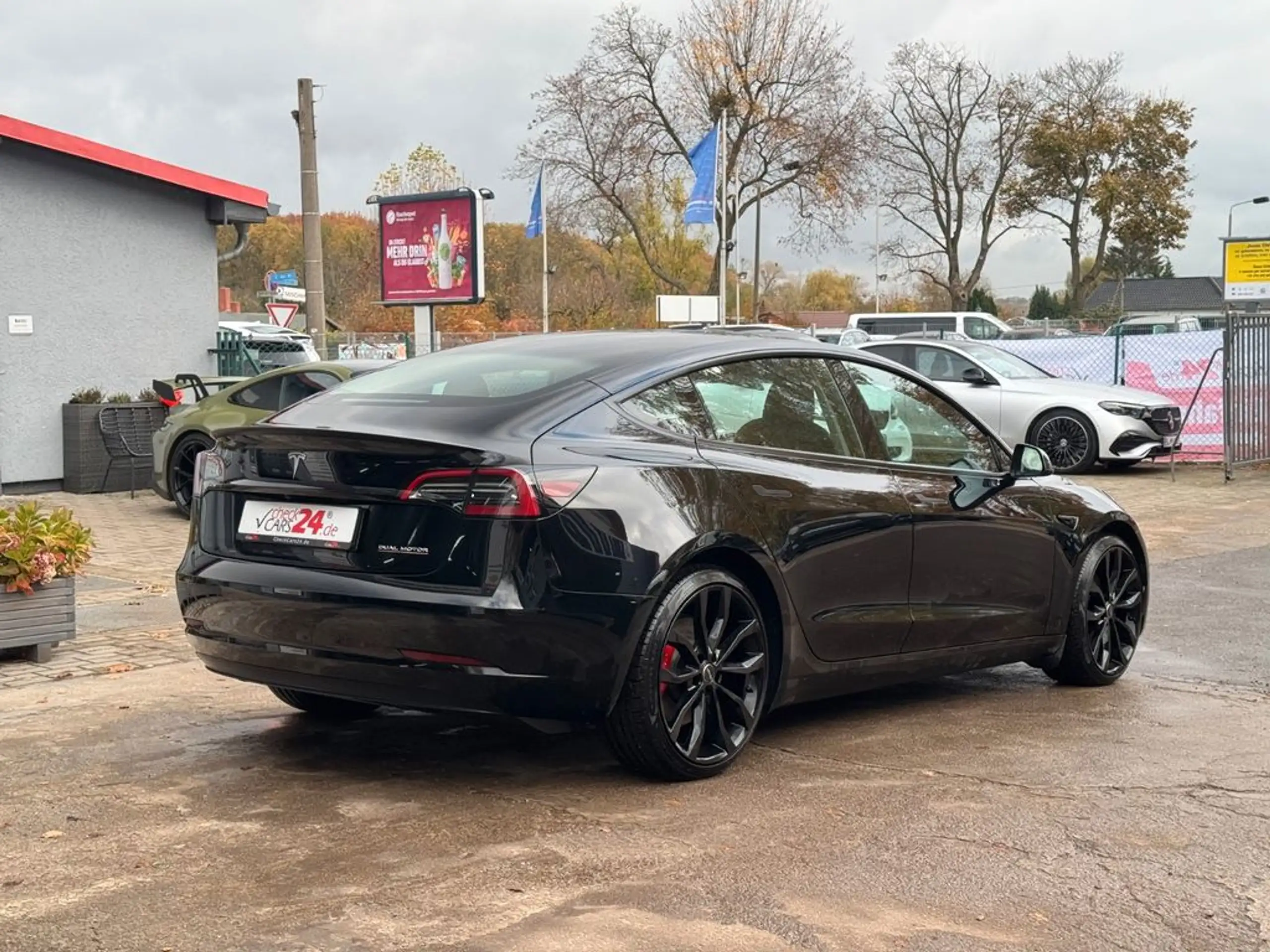 Tesla - Model 3