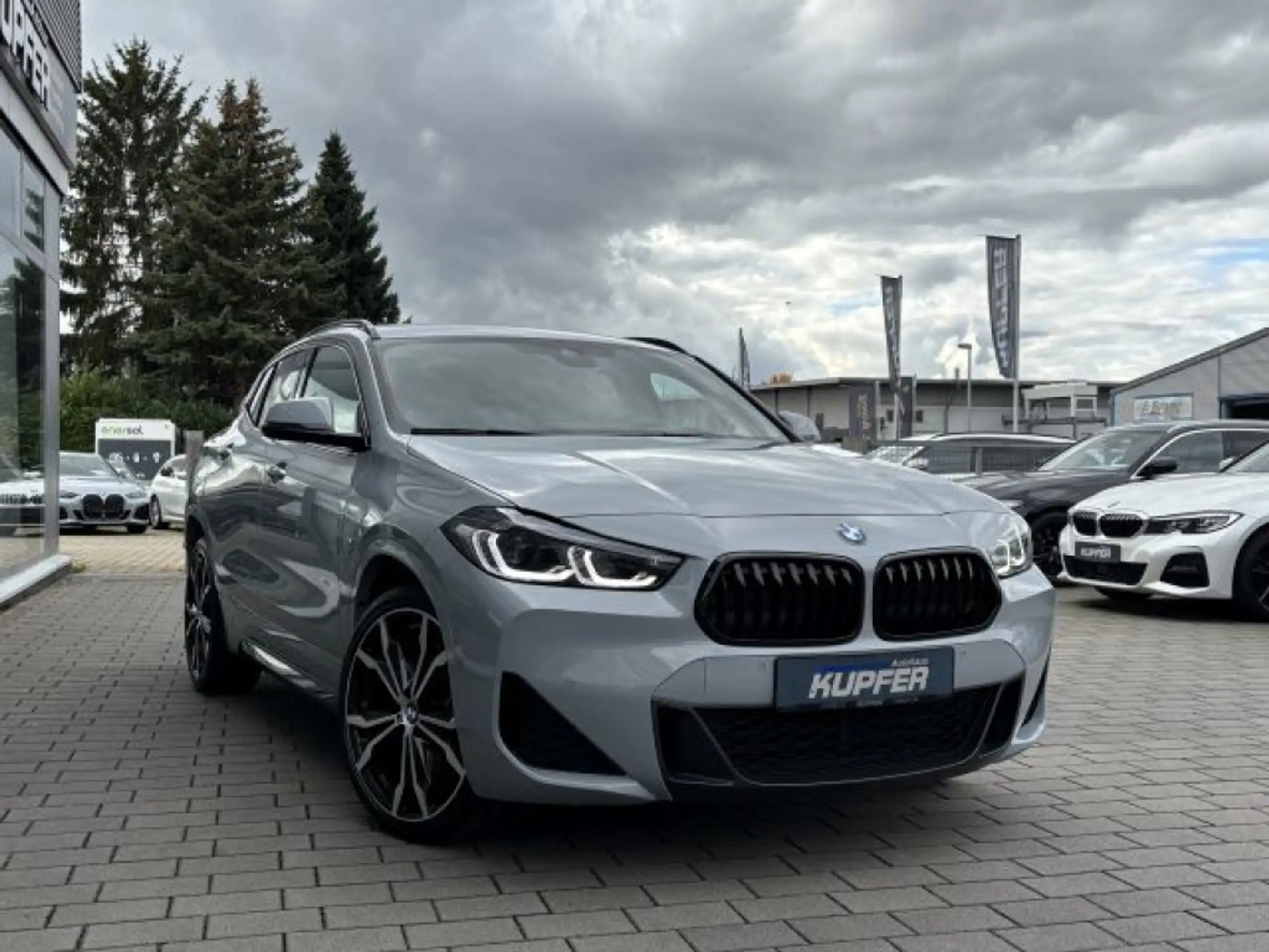 BMW - X2