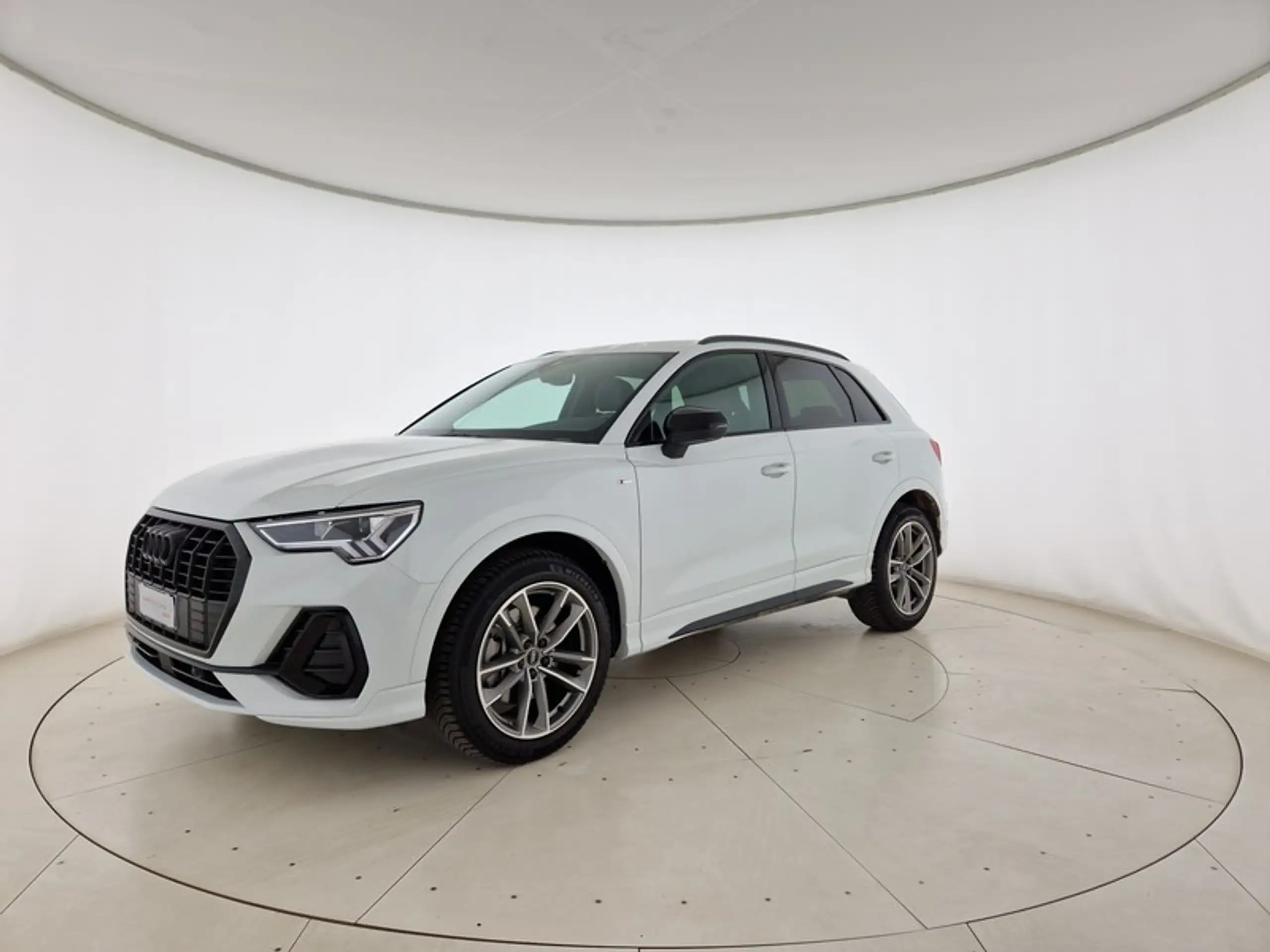 Audi - Q3