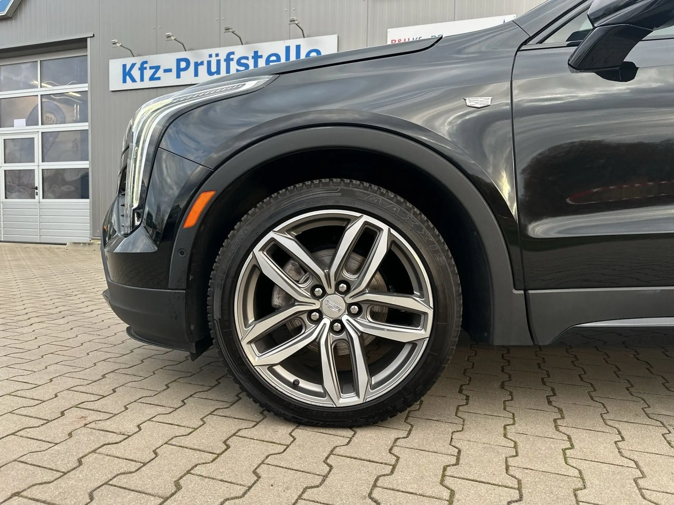 Cadillac - XT4