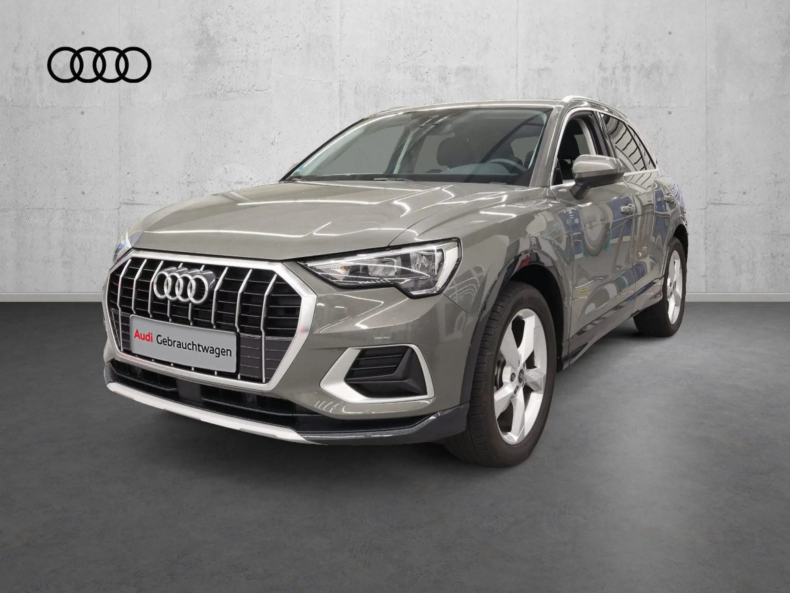 Audi - Q3