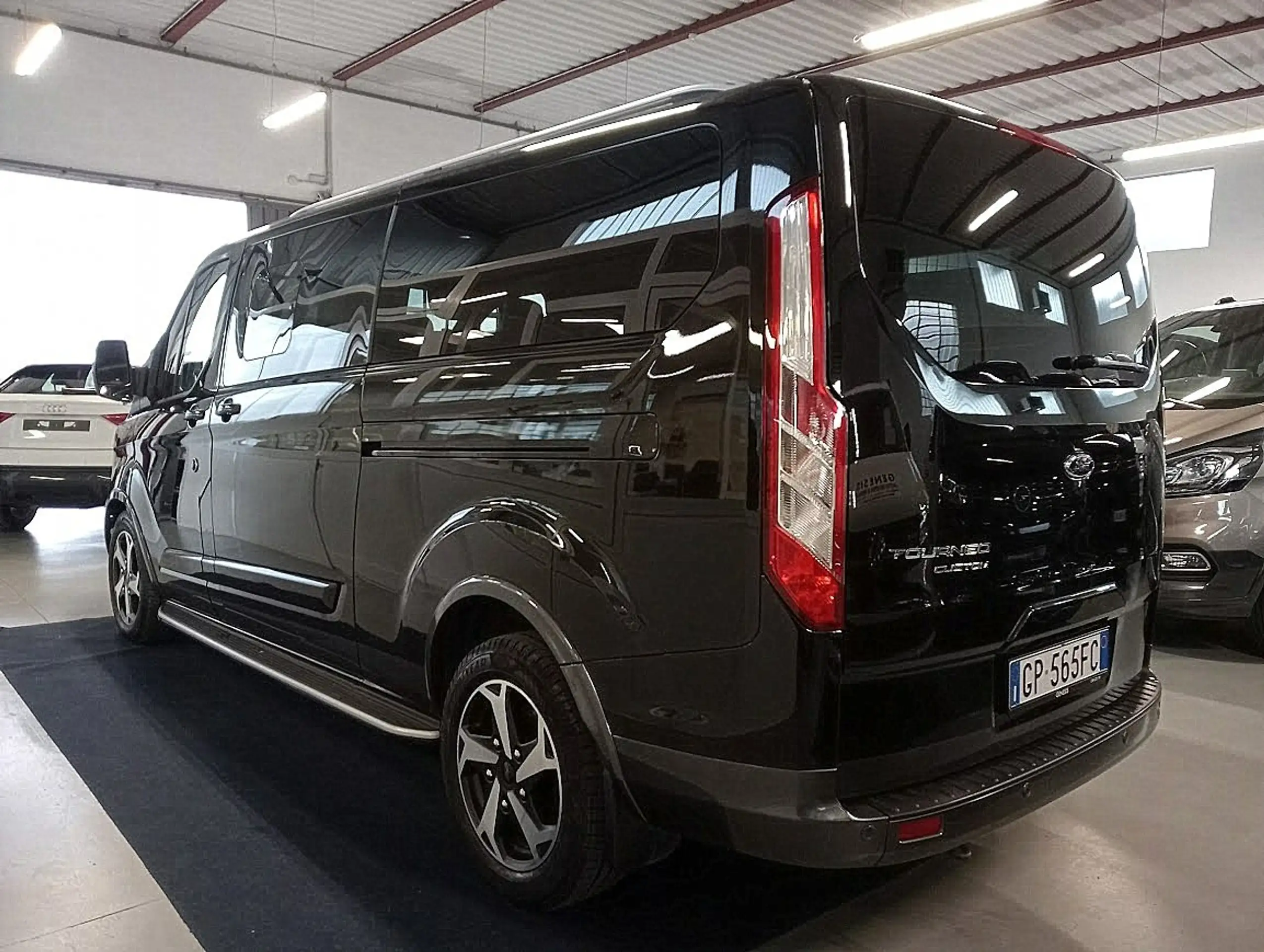 Ford - Tourneo Custom