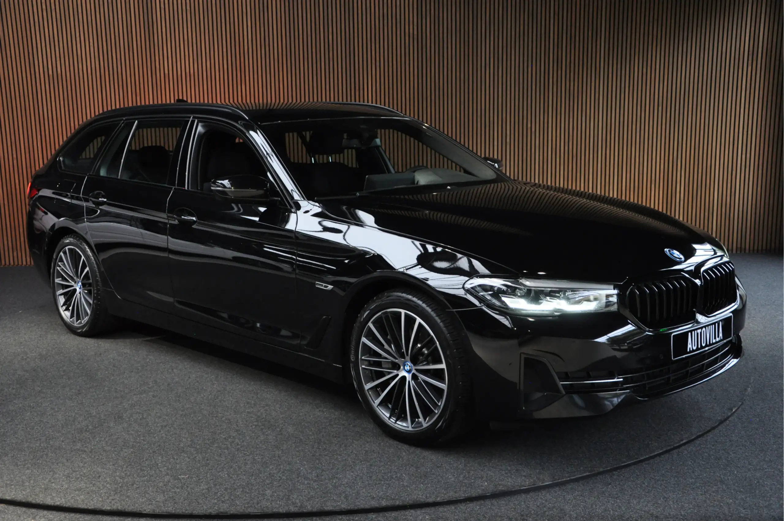 BMW - 530