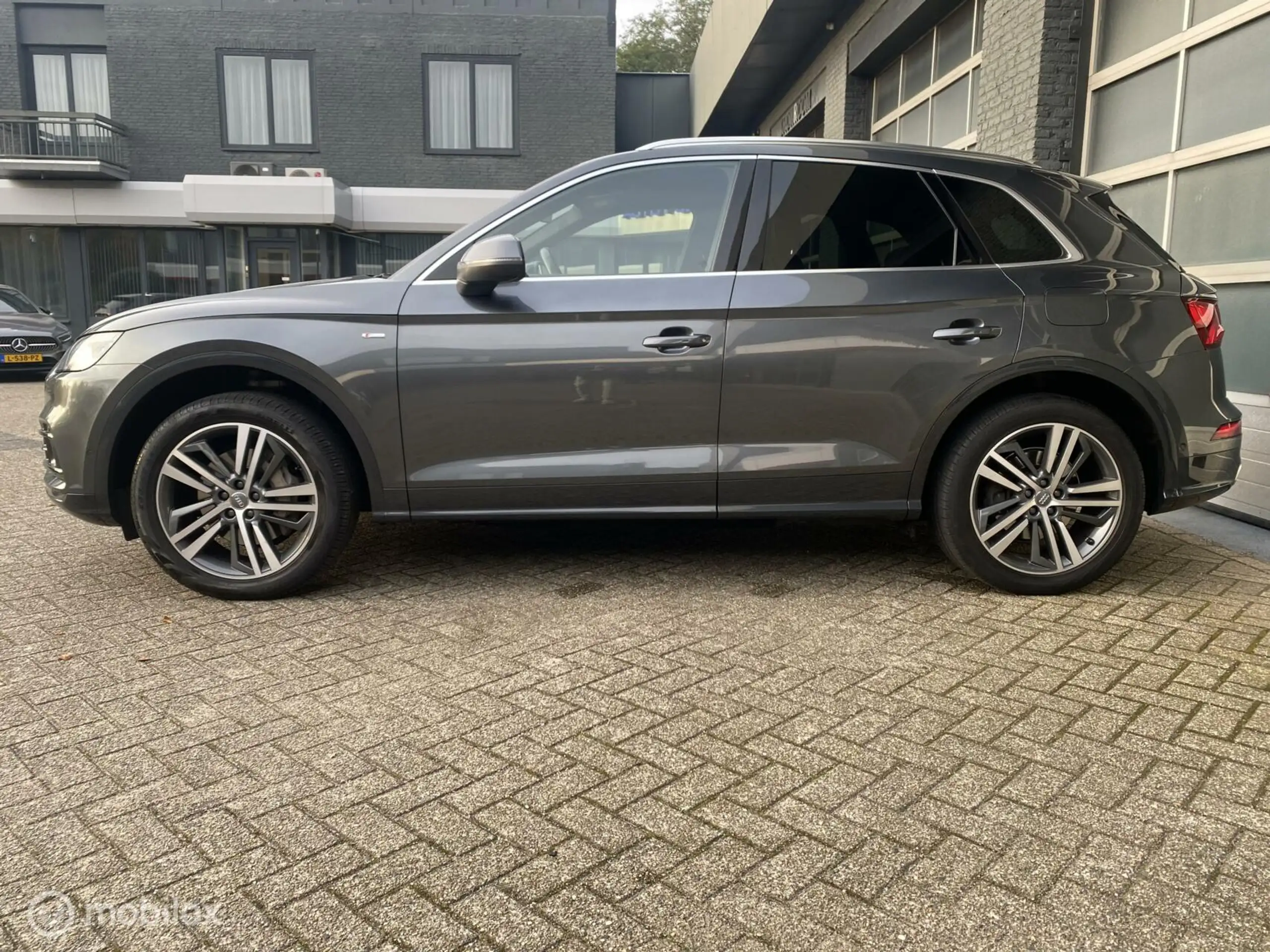 Audi - Q5