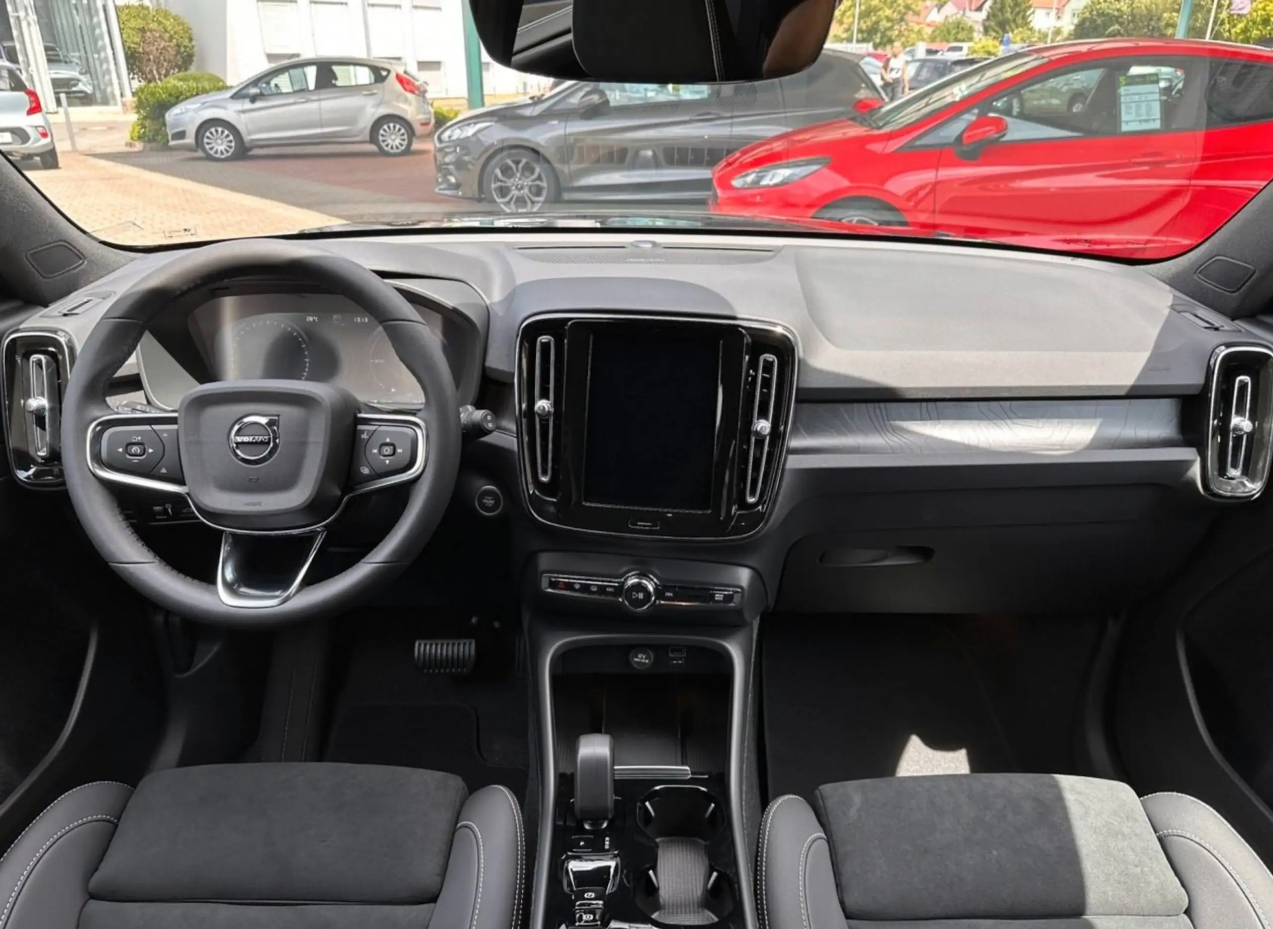 Volvo - XC40