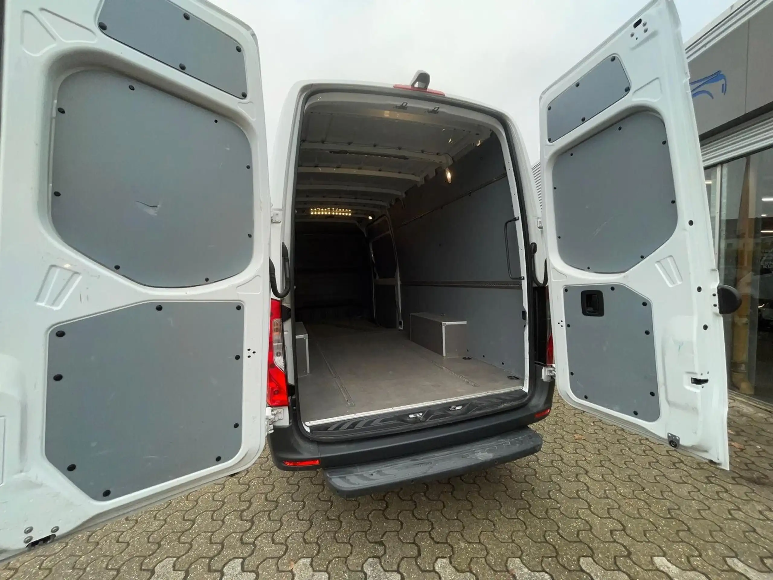 Mercedes-Benz - Sprinter