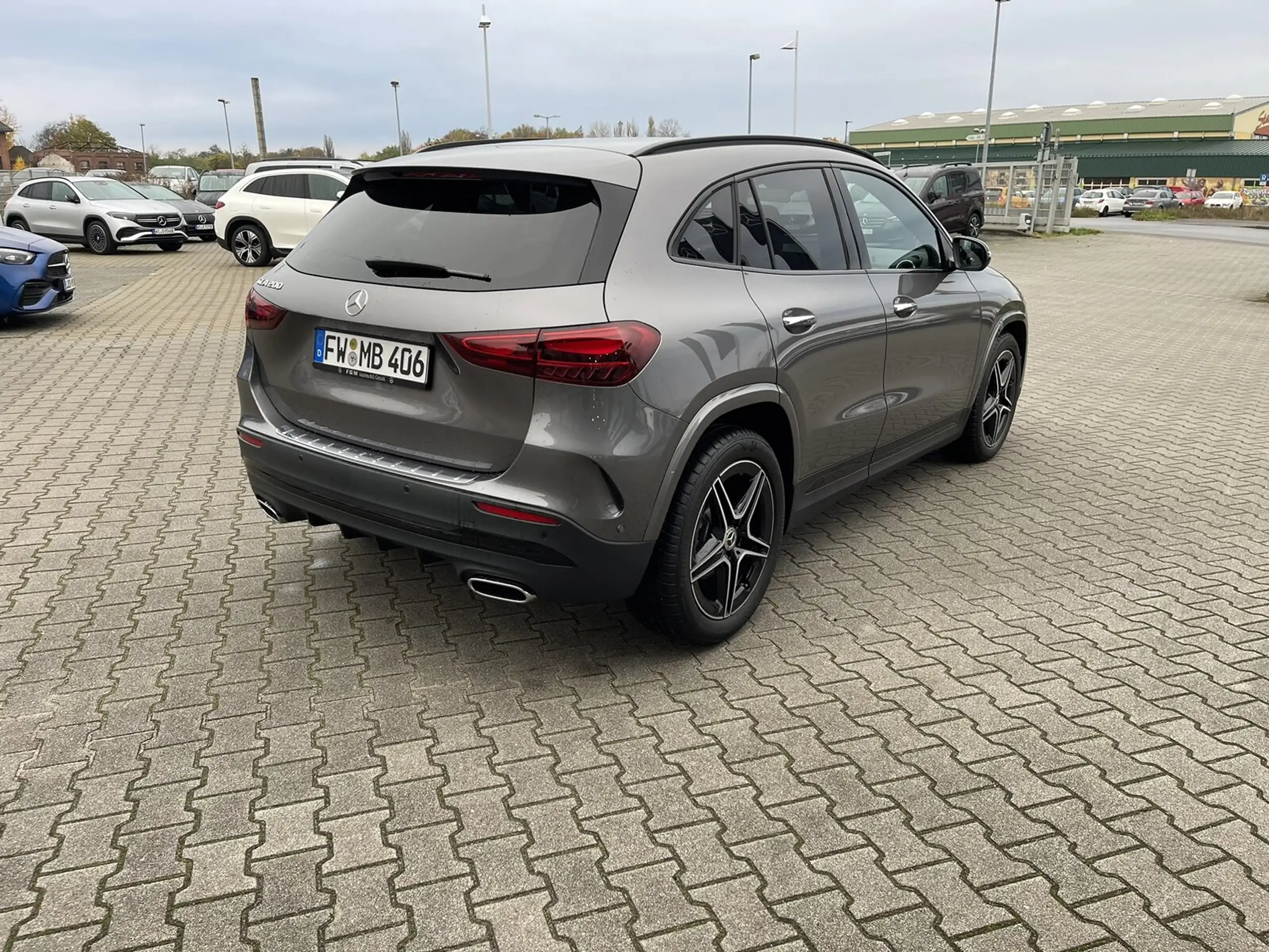 Mercedes-Benz - GLA 200