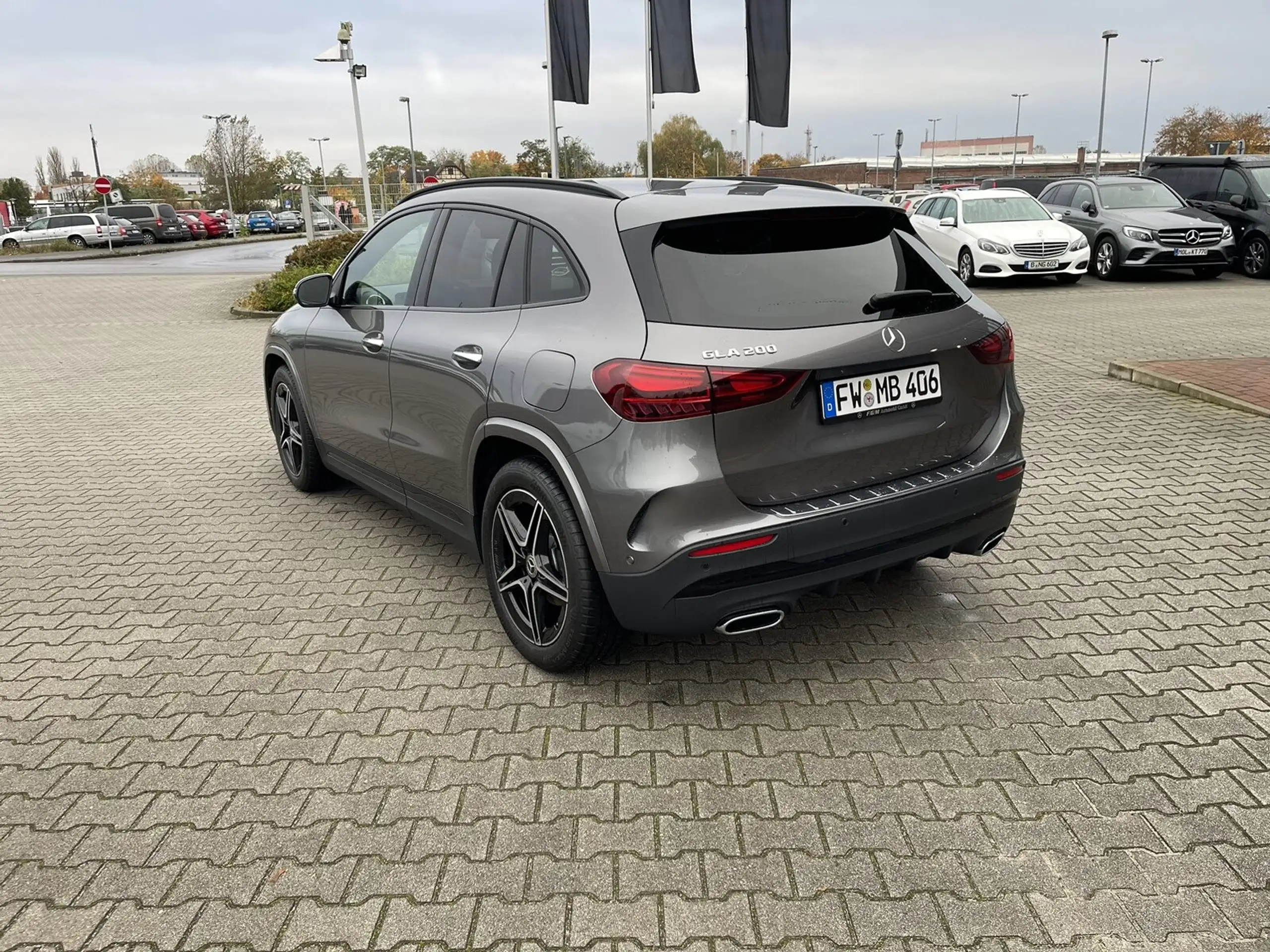 Mercedes-Benz - GLA 200