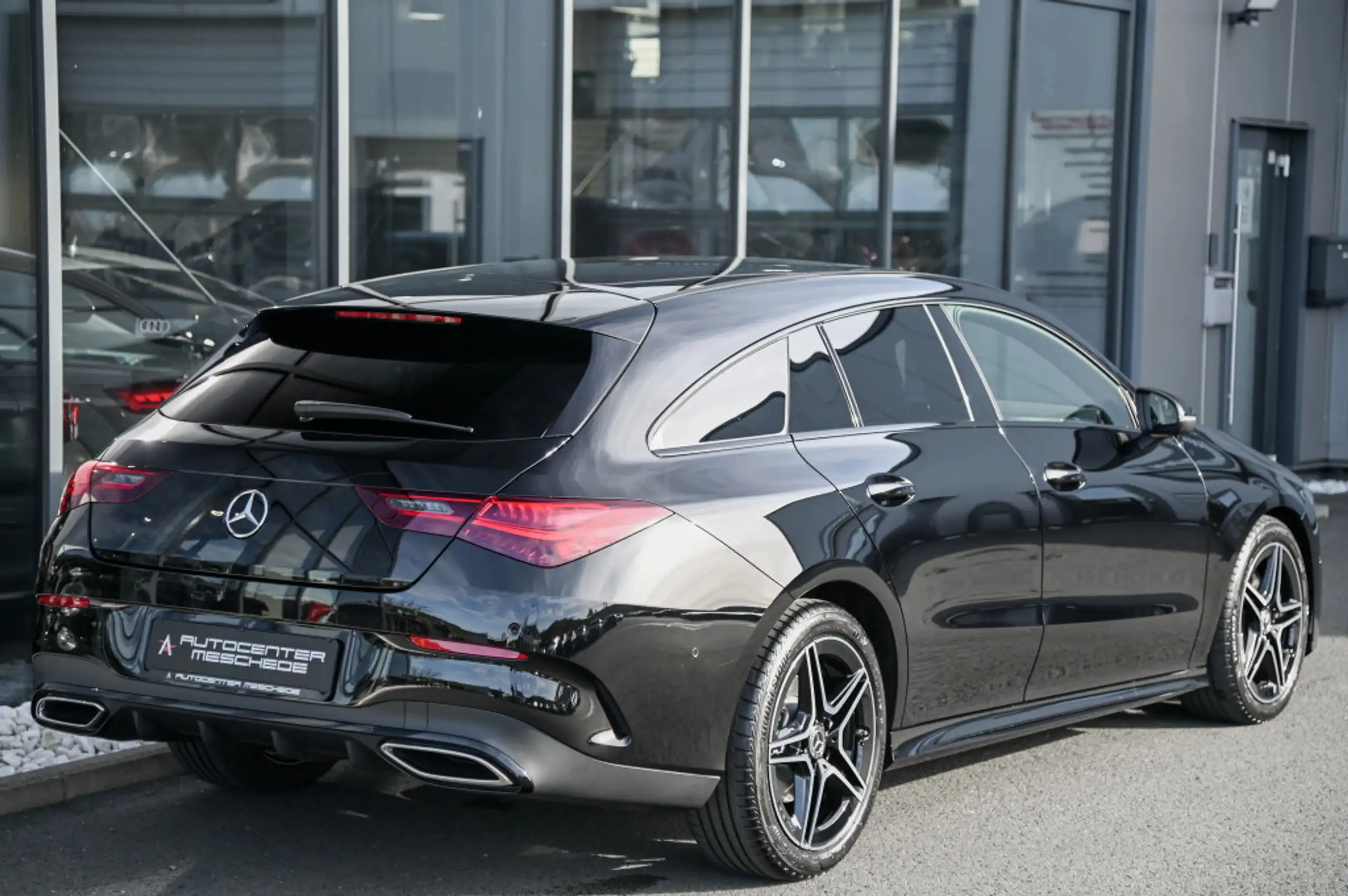 Mercedes-Benz - CLA 200