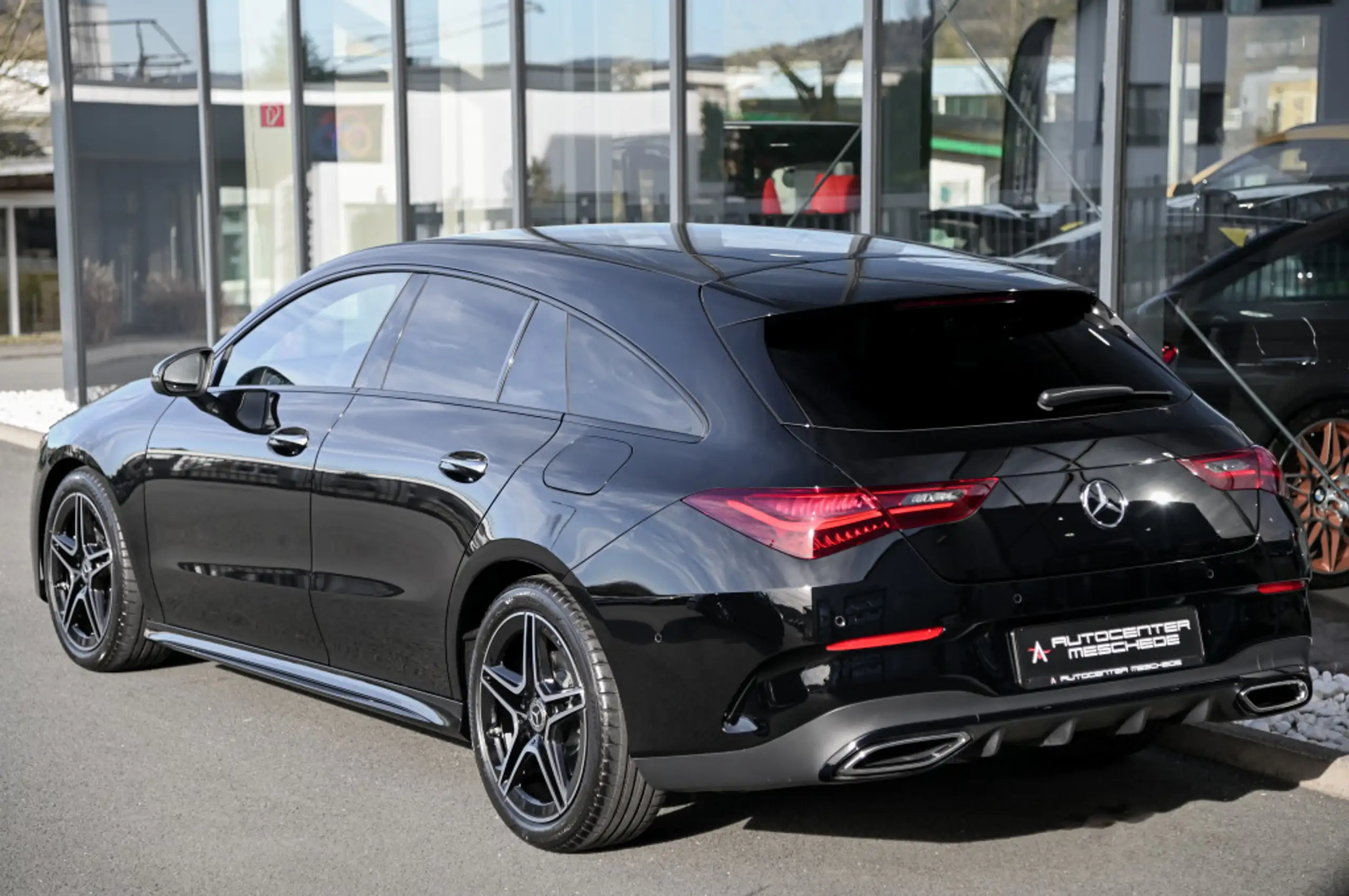 Mercedes-Benz - CLA 200