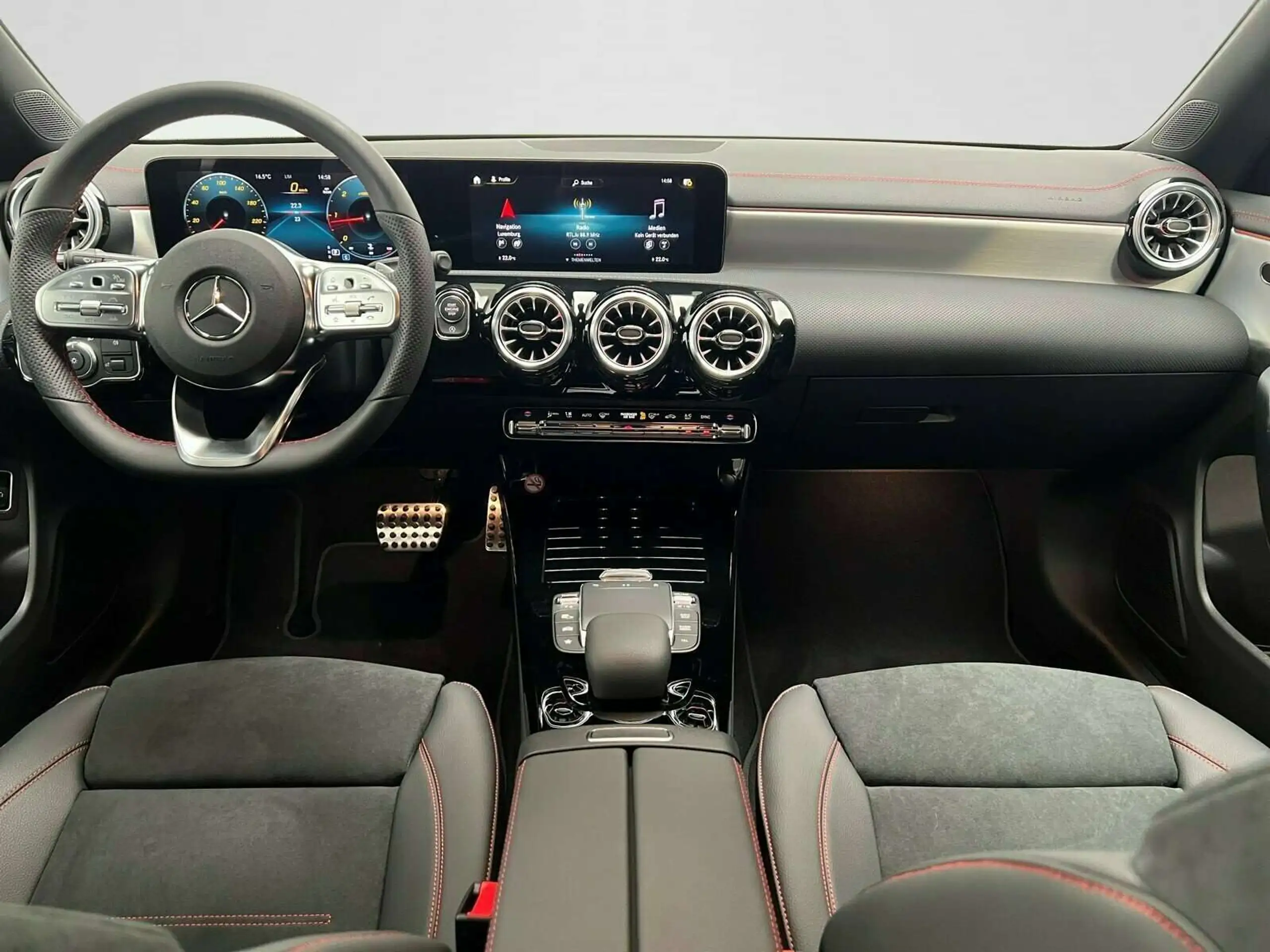 Mercedes-Benz - CLA 220