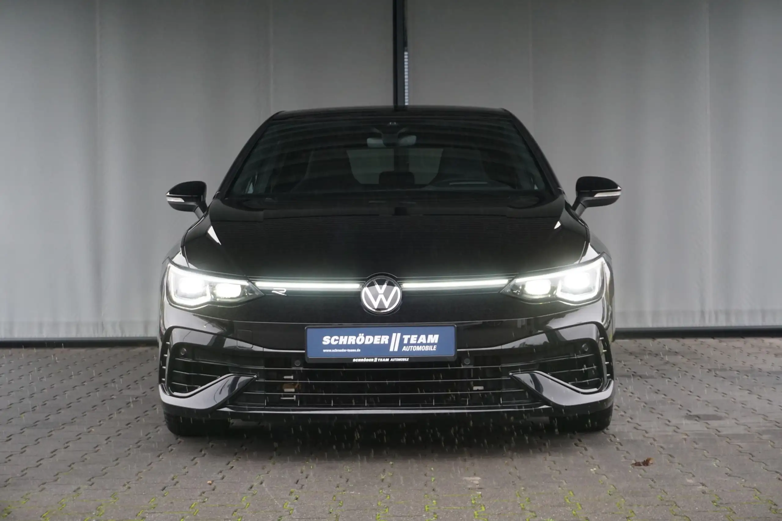 Volkswagen - Golf