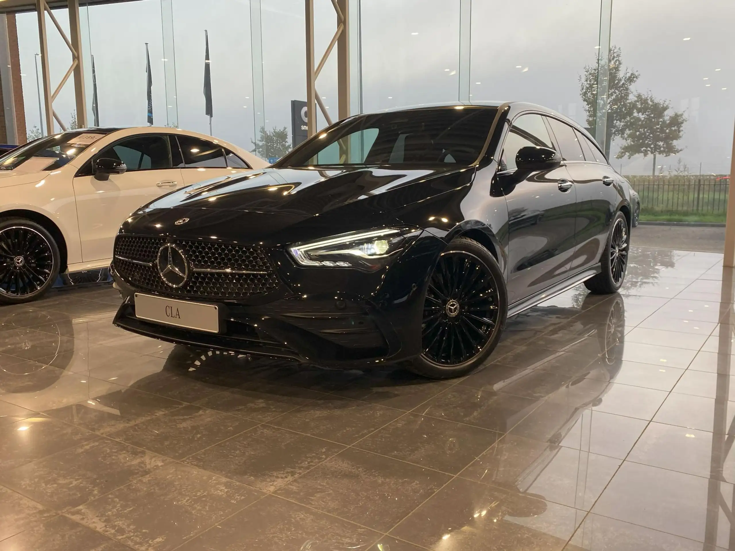 Mercedes-Benz - CLA 200