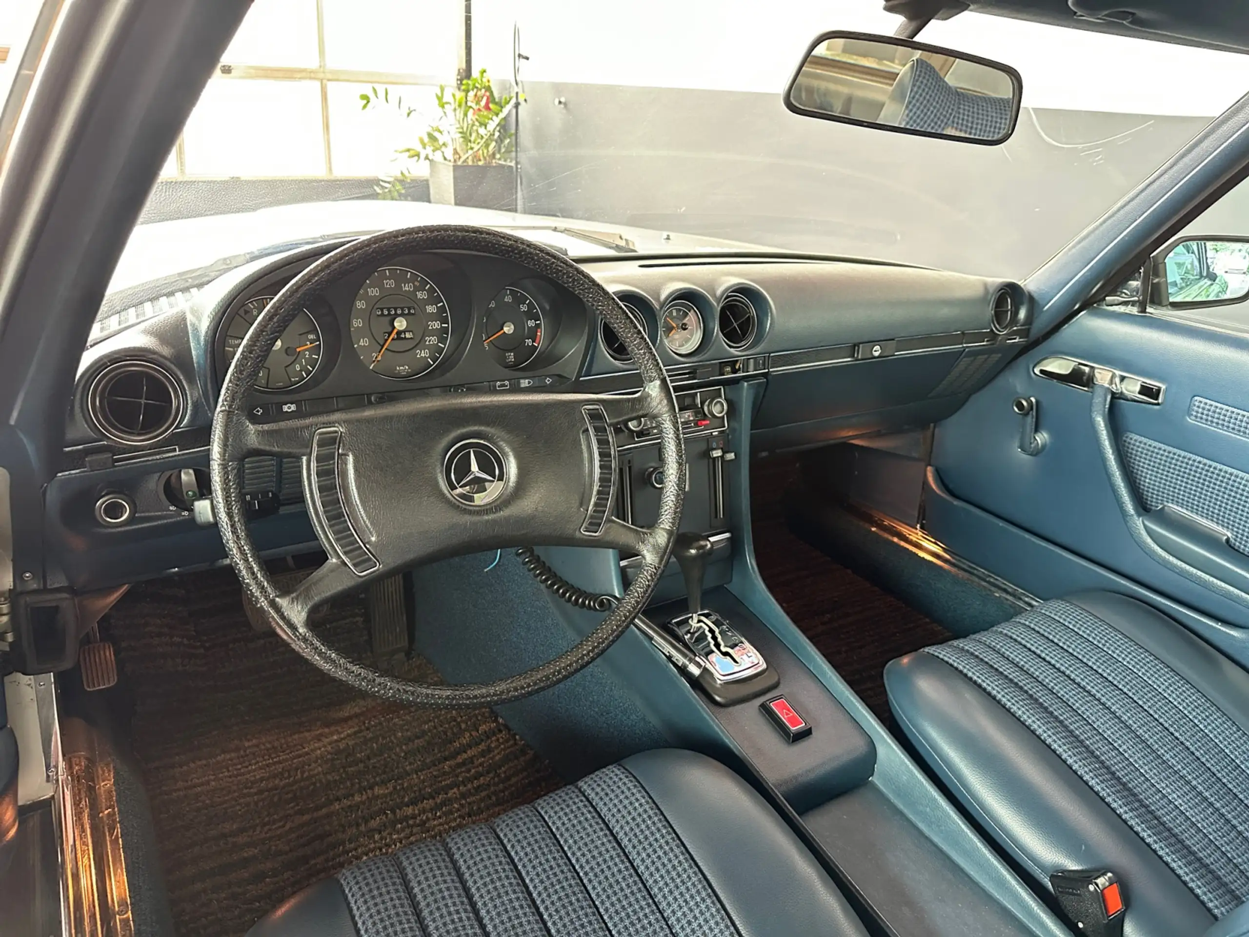 Mercedes-Benz - 350