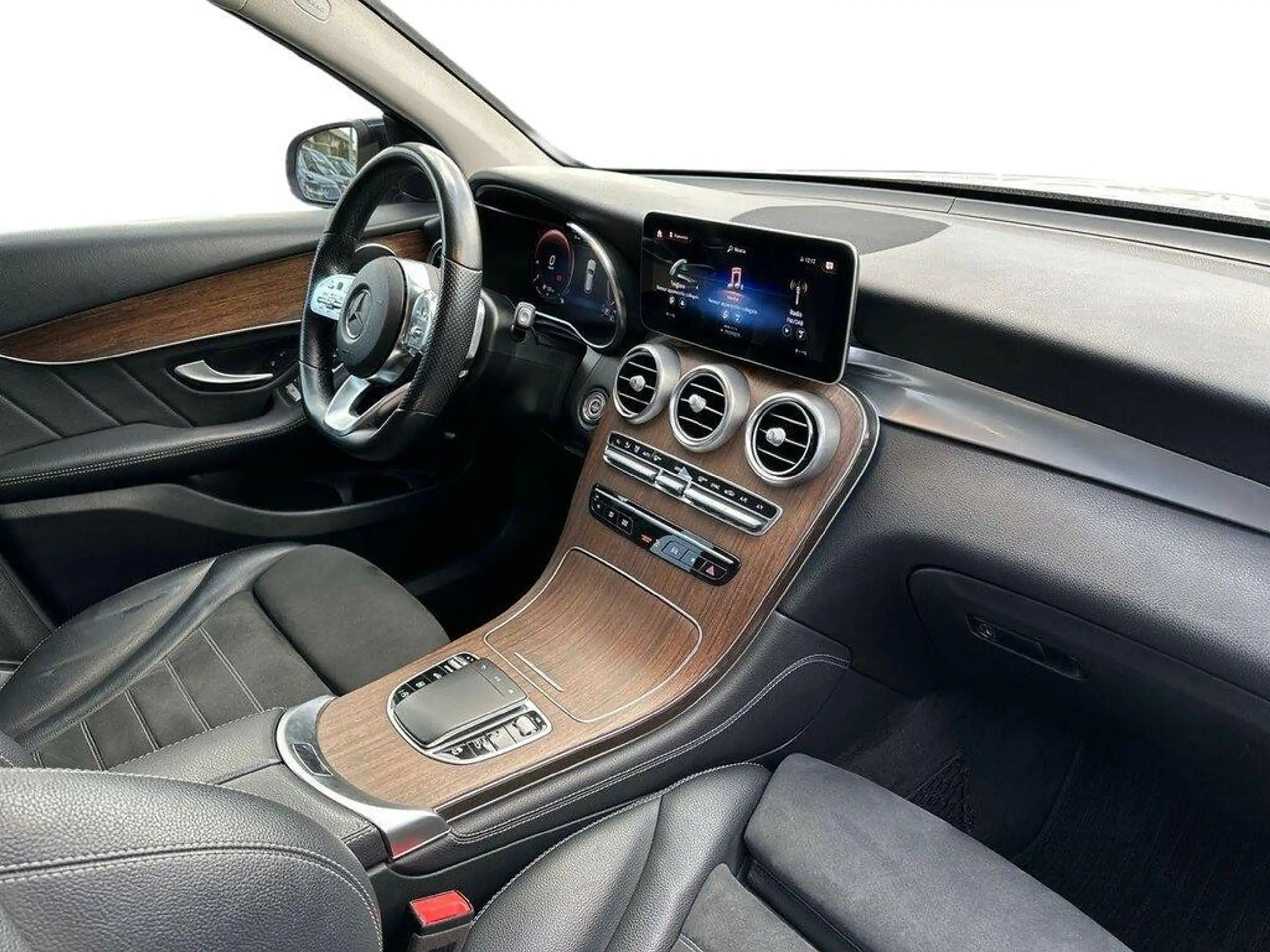 Mercedes-Benz - GLC 300