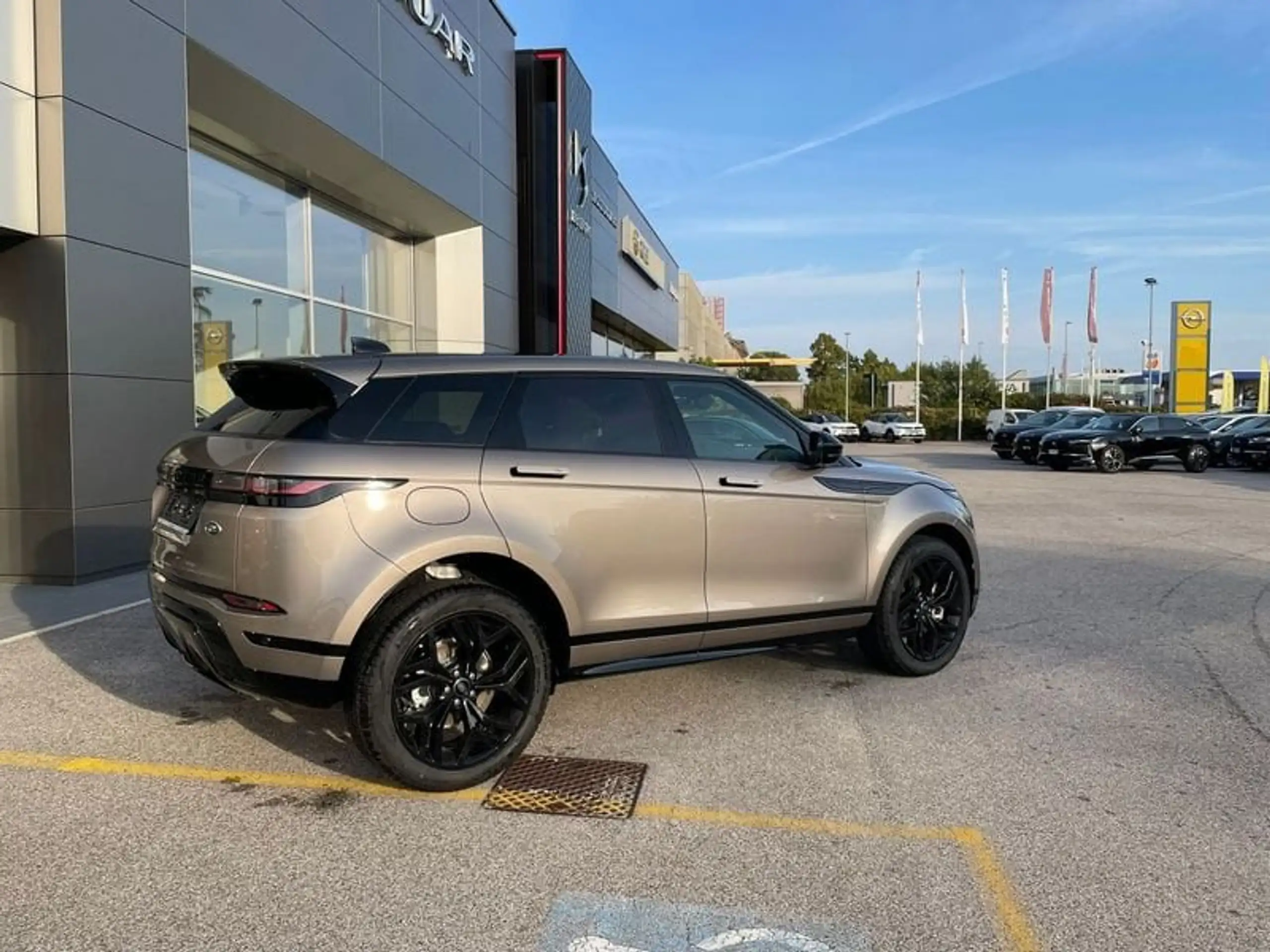 Land Rover - Range Rover Evoque