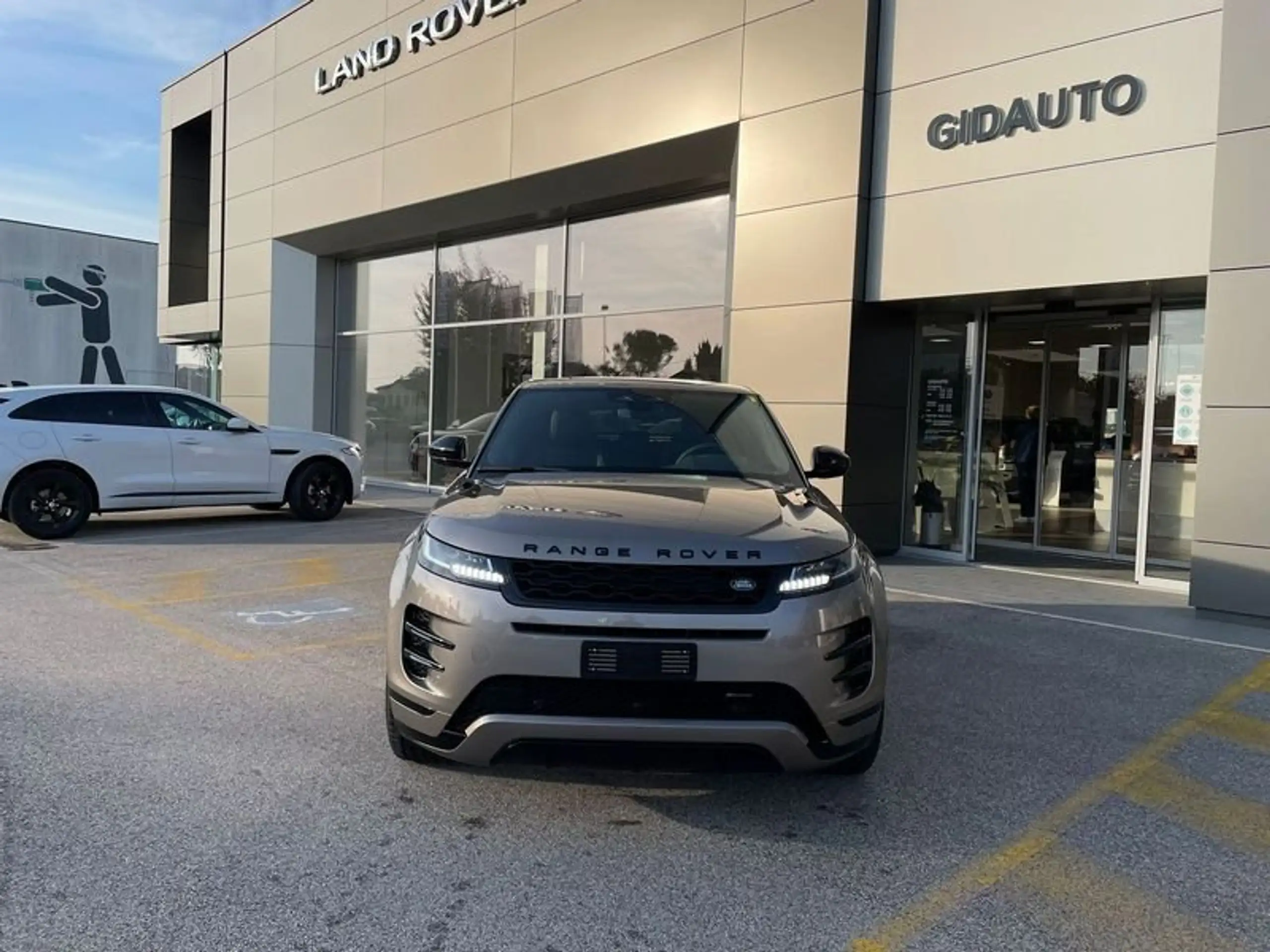 Land Rover - Range Rover Evoque