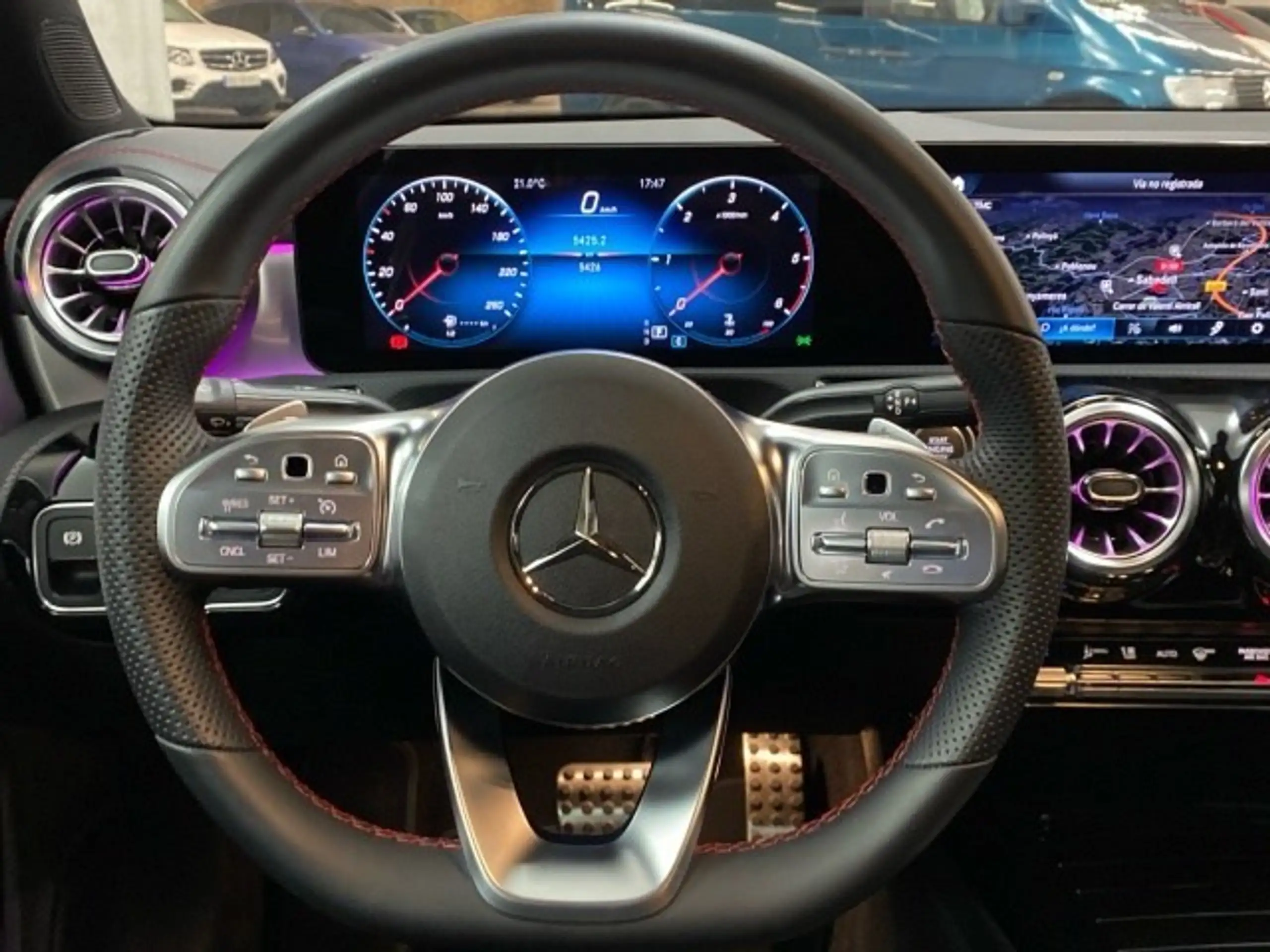 Mercedes-Benz - CLA 200