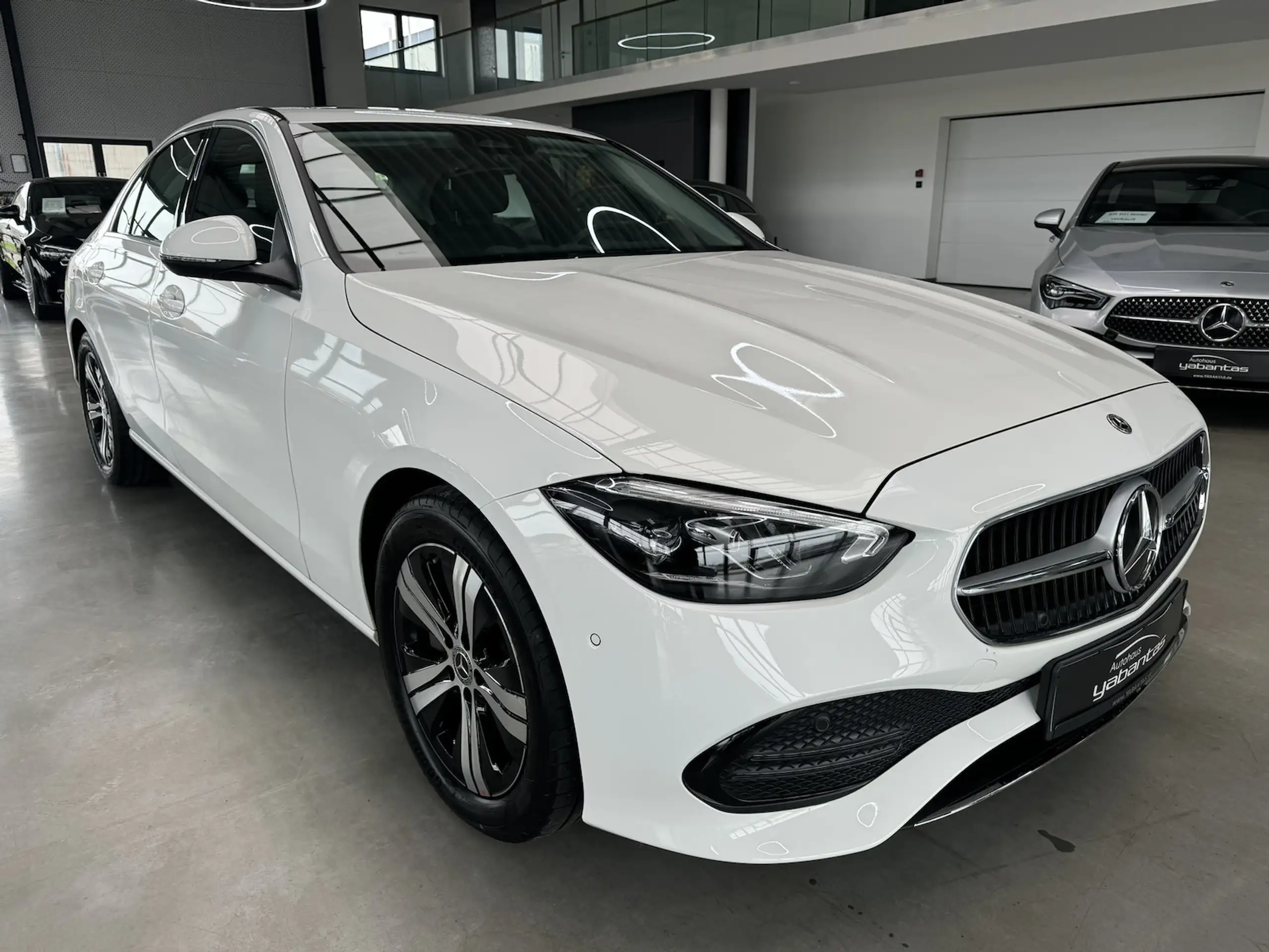 Mercedes-Benz - C 220