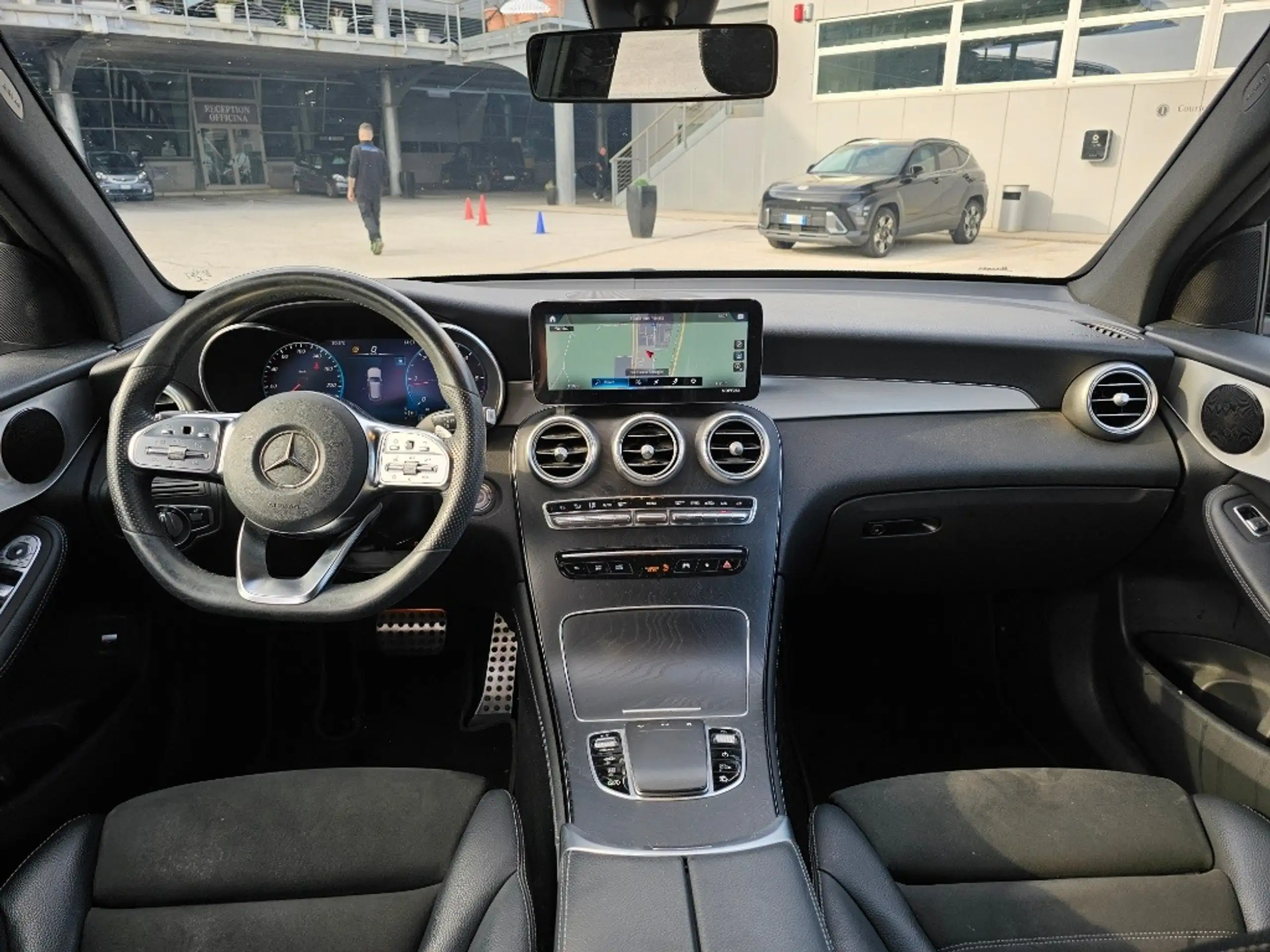 Mercedes-Benz - GLC 220