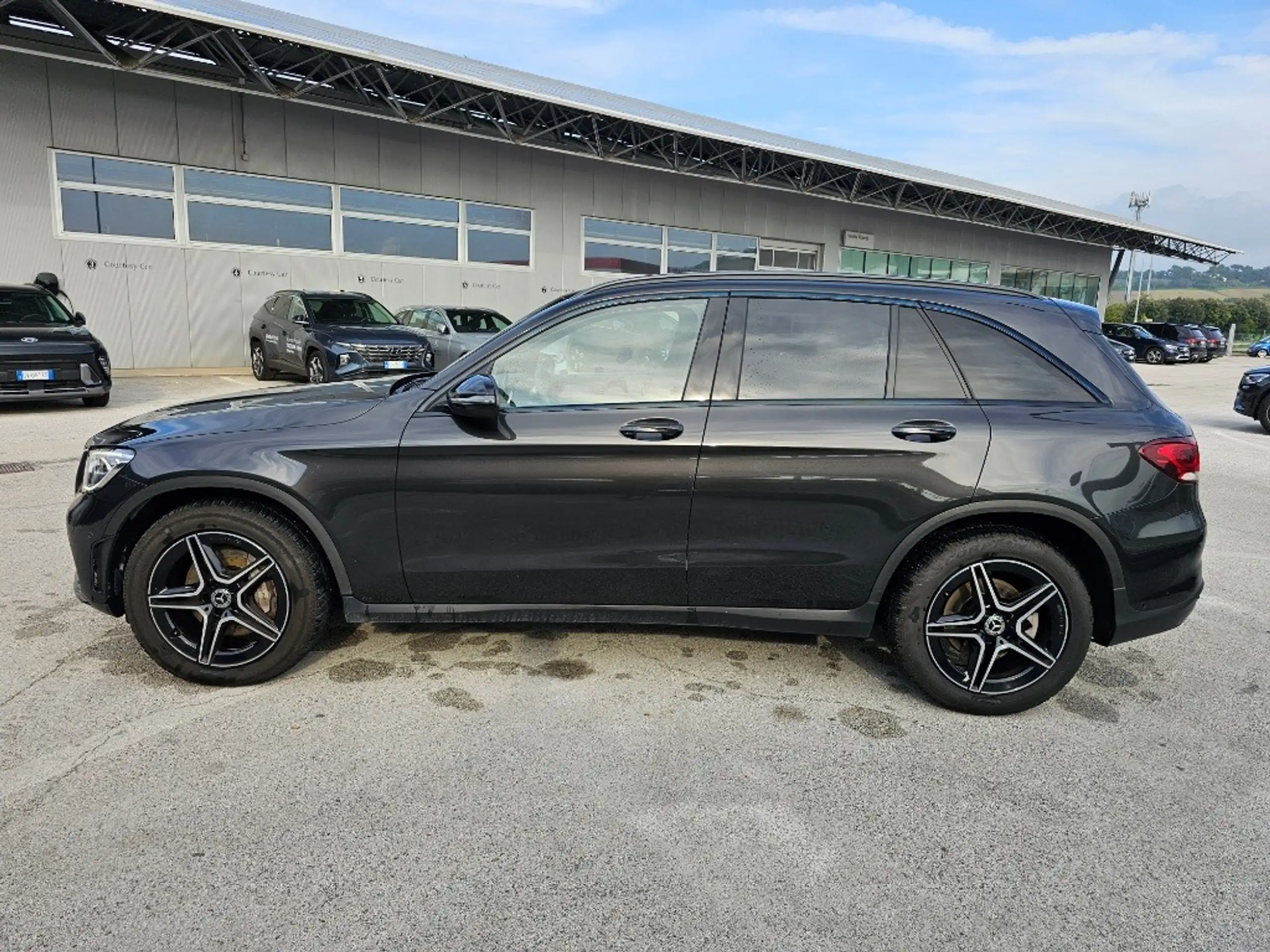 Mercedes-Benz - GLC 220