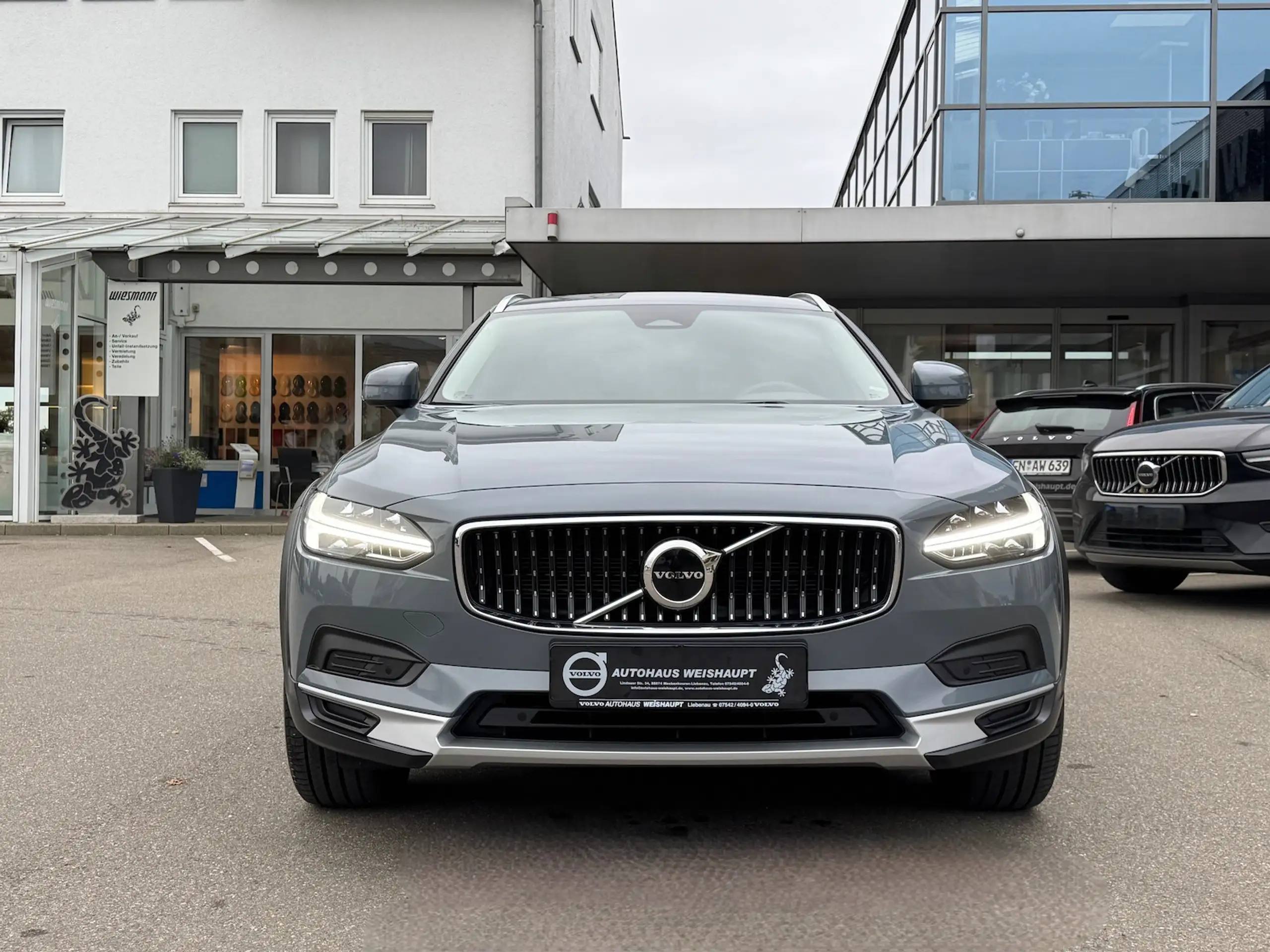 Volvo - V90 Cross Country