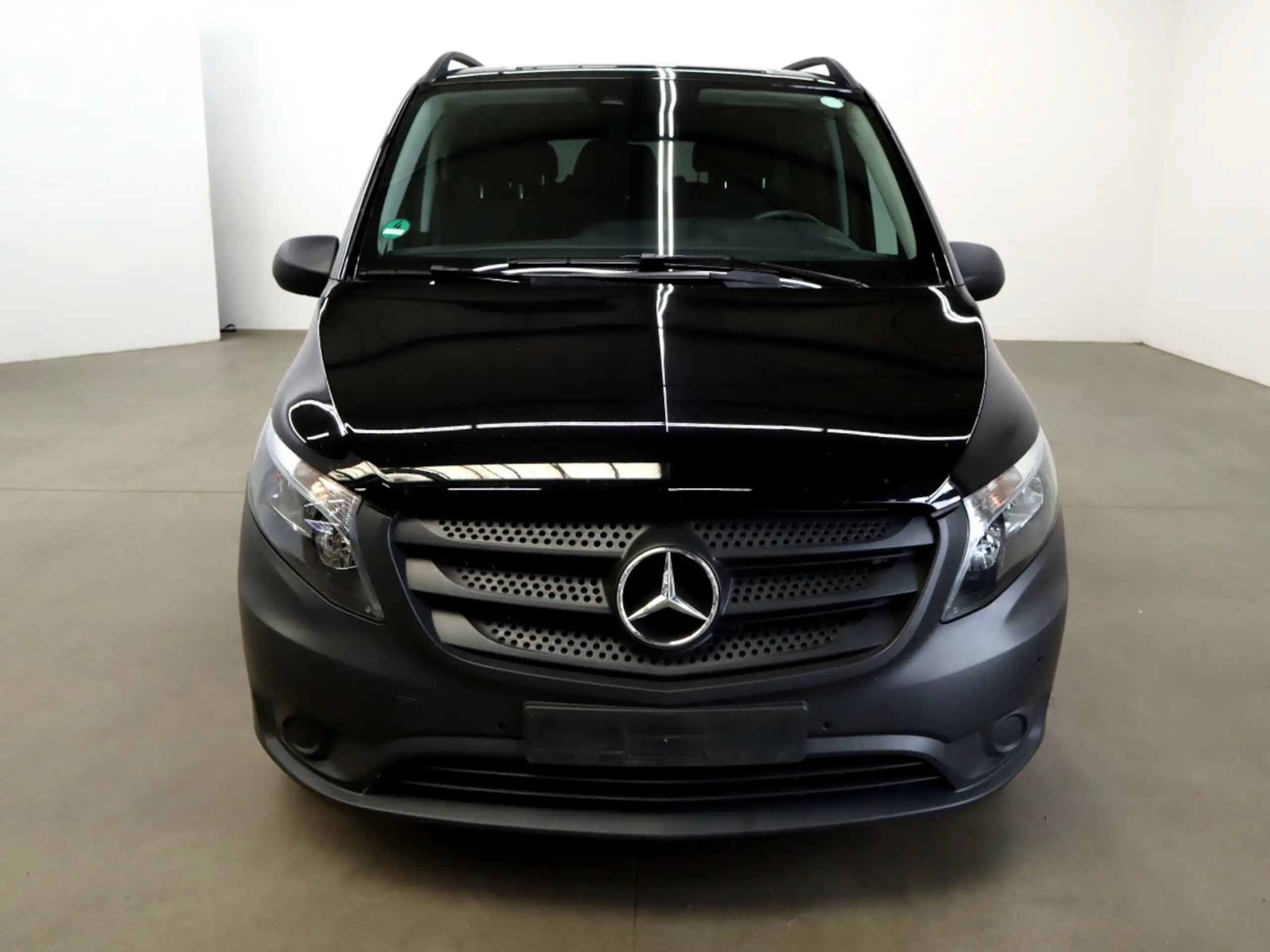 Mercedes-Benz - Vito