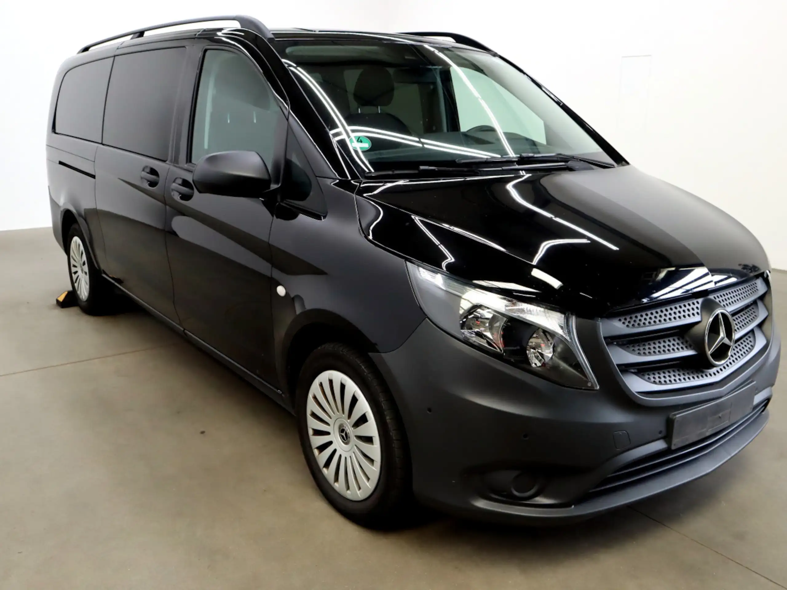 Mercedes-Benz - Vito