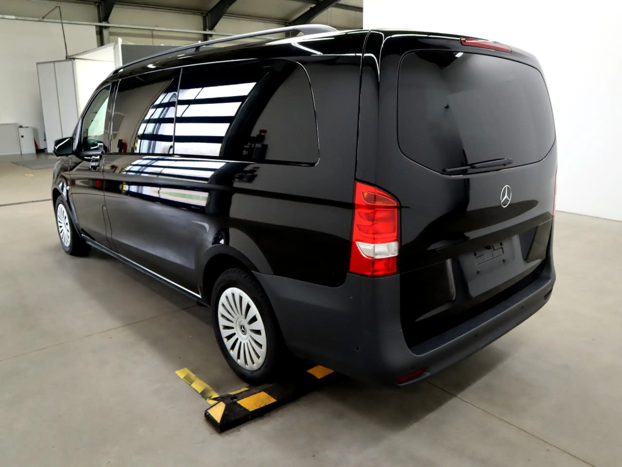 Mercedes-Benz - Vito