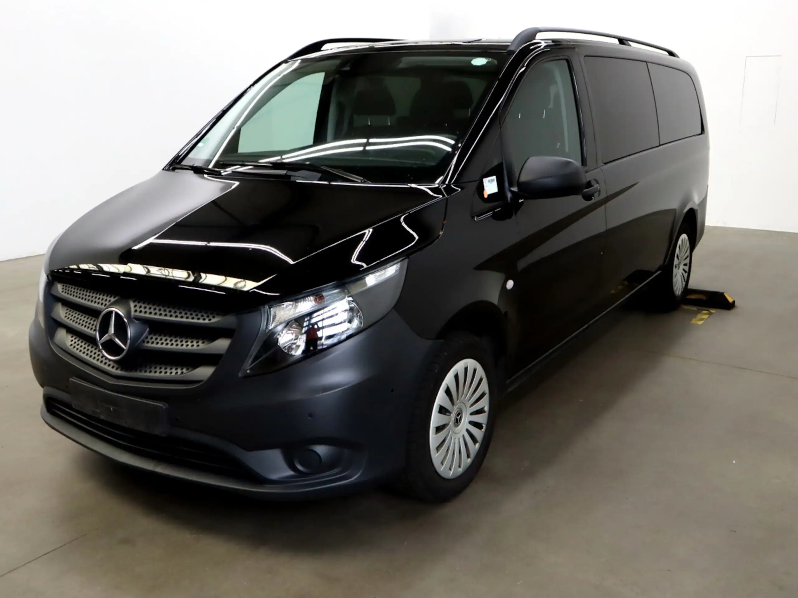 Mercedes-Benz - Vito