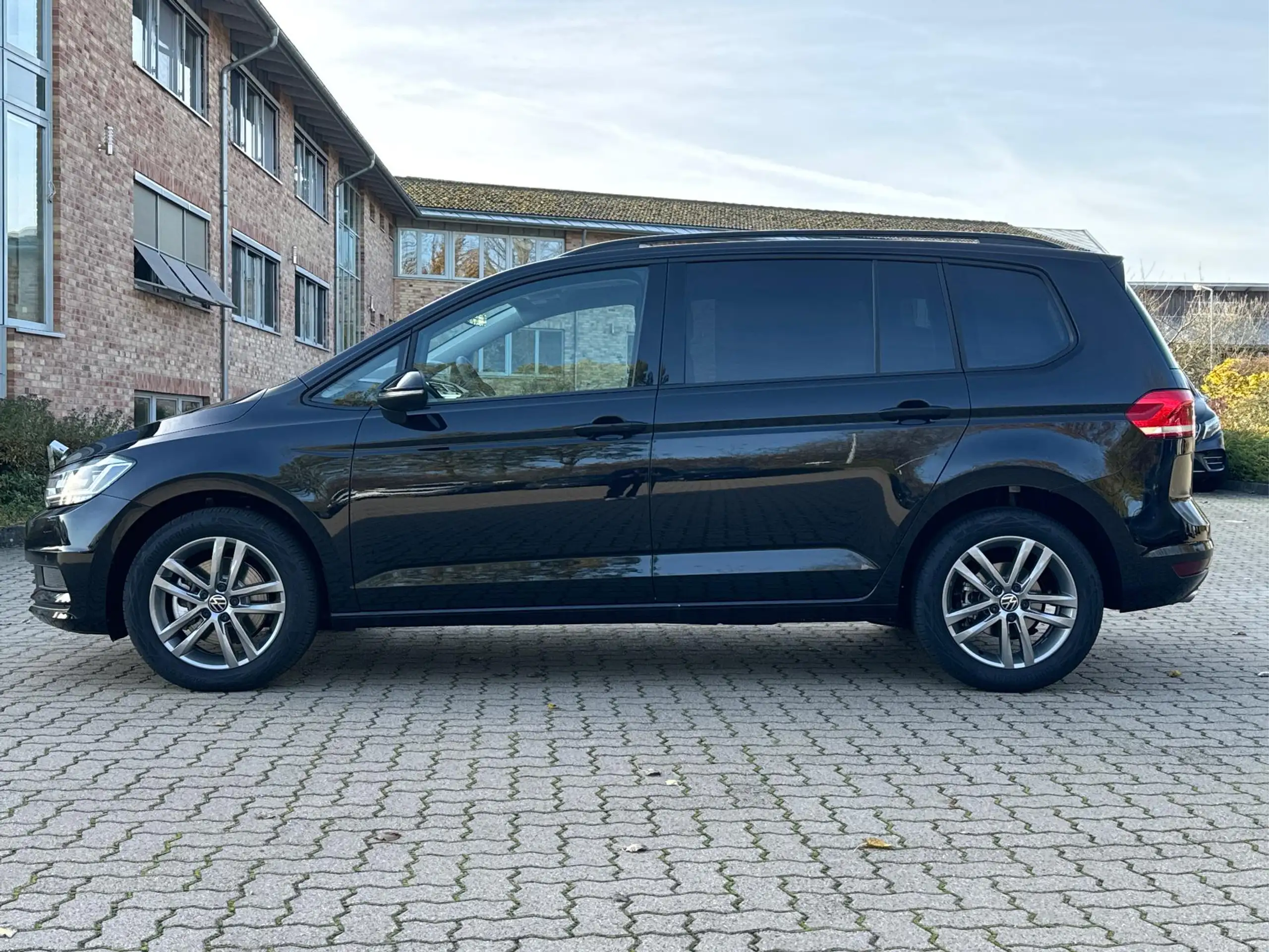 Volkswagen - Touran