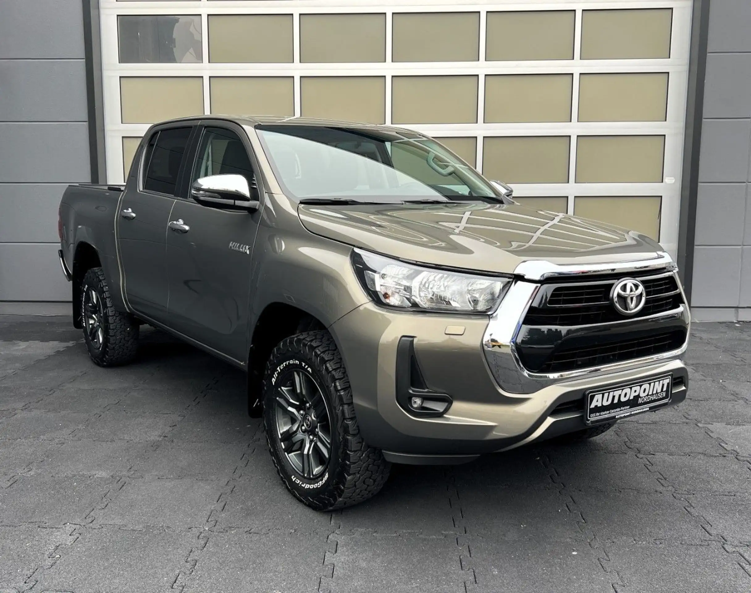 Toyota - Hilux